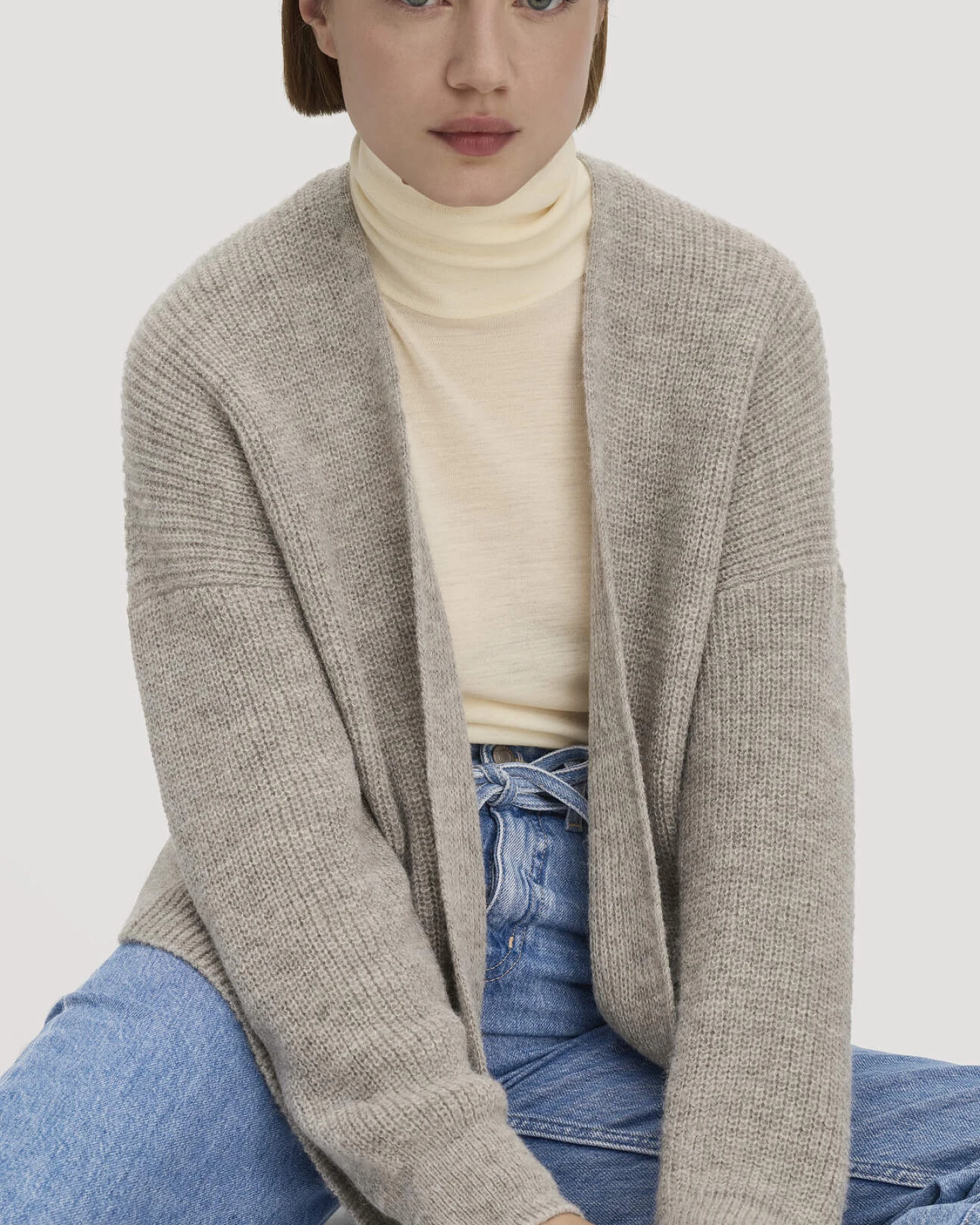hessnatur Damen Strick Jacke Oversize aus Alpaka - grau - Größe L – Ansicht 4