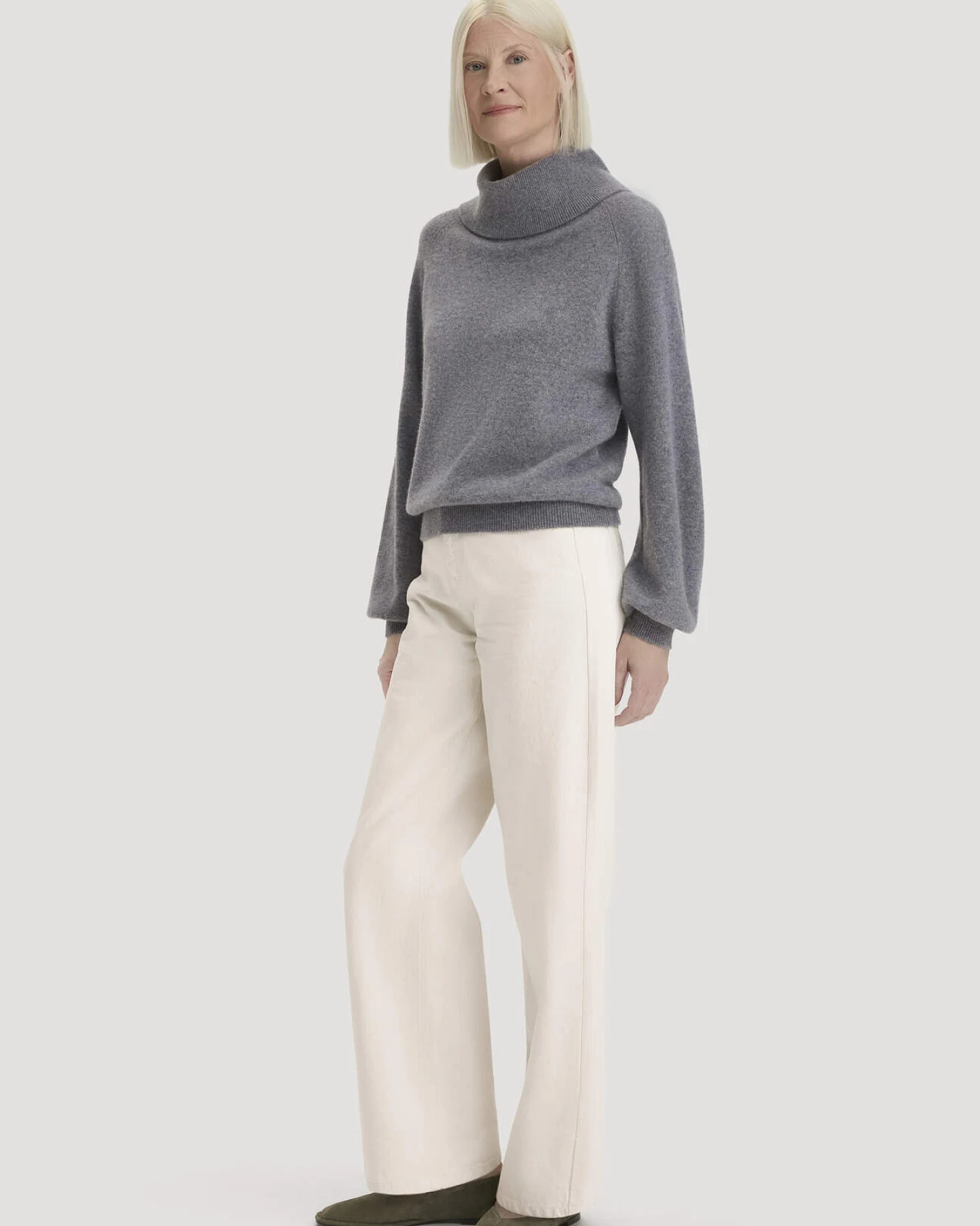 hessnatur Damen Strick-Pullover Relaxed BETTER RECYCLING aus Kaschmir - grau - Größe L – Ansicht 2