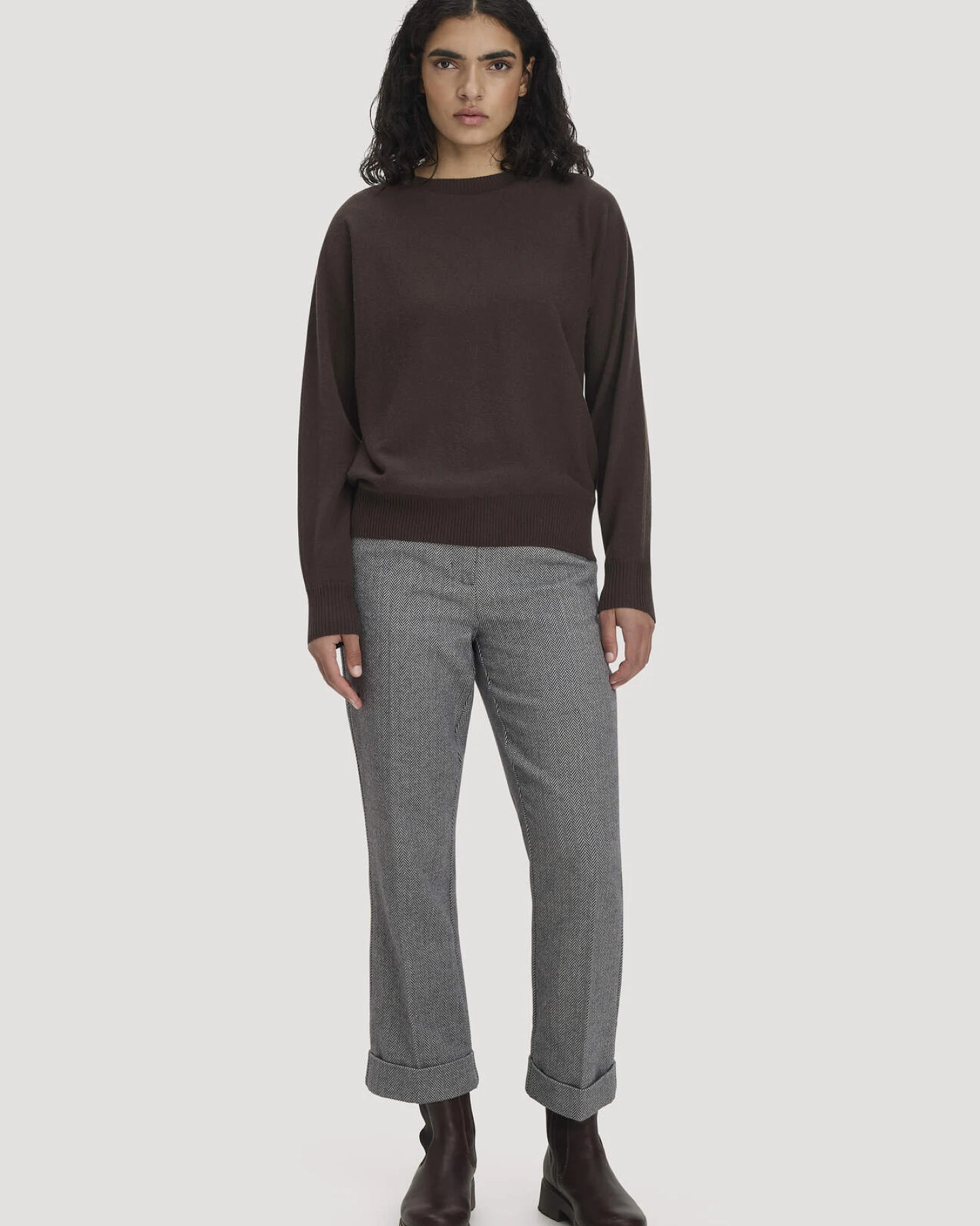 hessnatur Damen Pullover Relaxed aus Bio-Schurwolle mit Cashmere - braun - Größe XXL – Ansicht 2