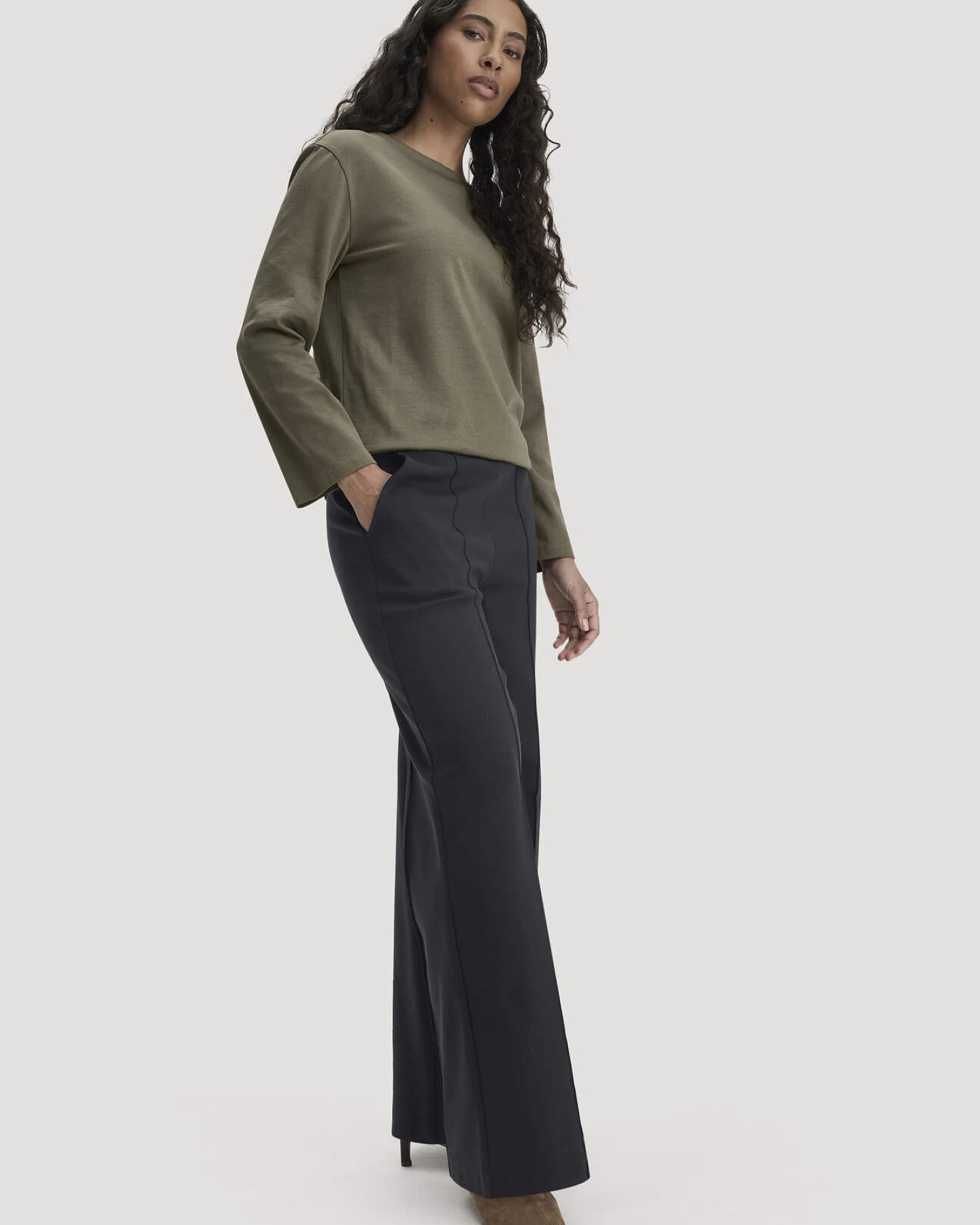 hessnatur Damen Hose Wide Leg Relaxed aus Bio-Baumwolle - schwarz - Größe 34 – Ansicht 4