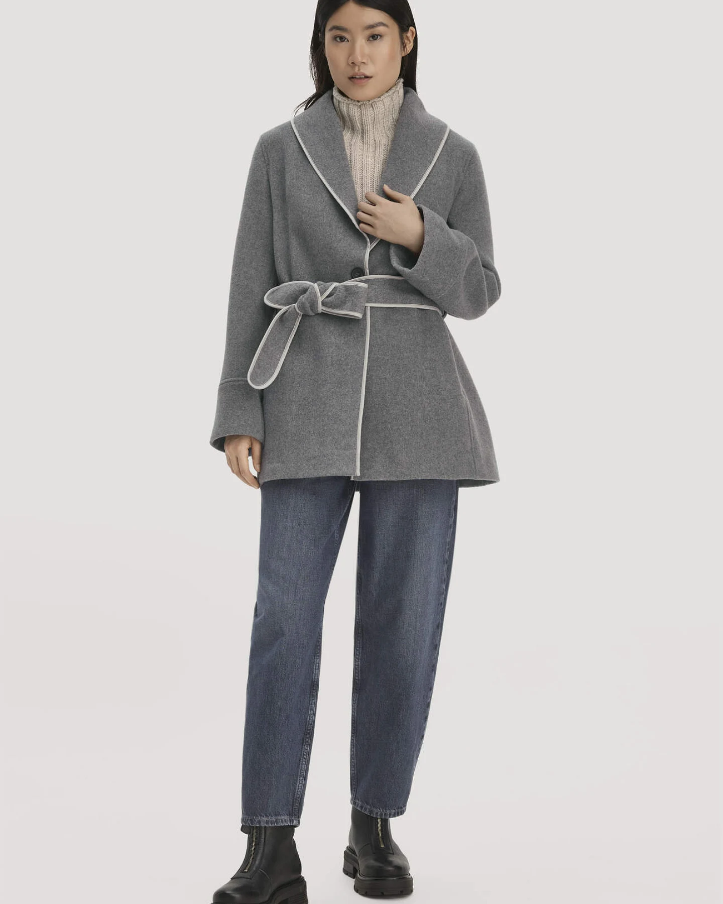 hessnatur Damen Wolljacke Relaxed aus 100% recycelter Wolle - grau - Größe 44 – Ansicht 2