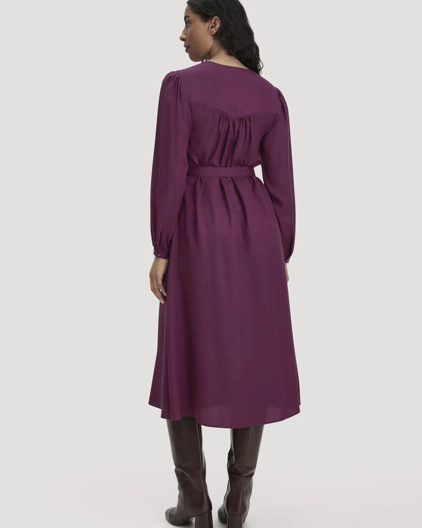 hessnatur Damen Kleid Midi Regular aus TENCEL™ Lyocell - rot - Größe 46 – Ansicht 2