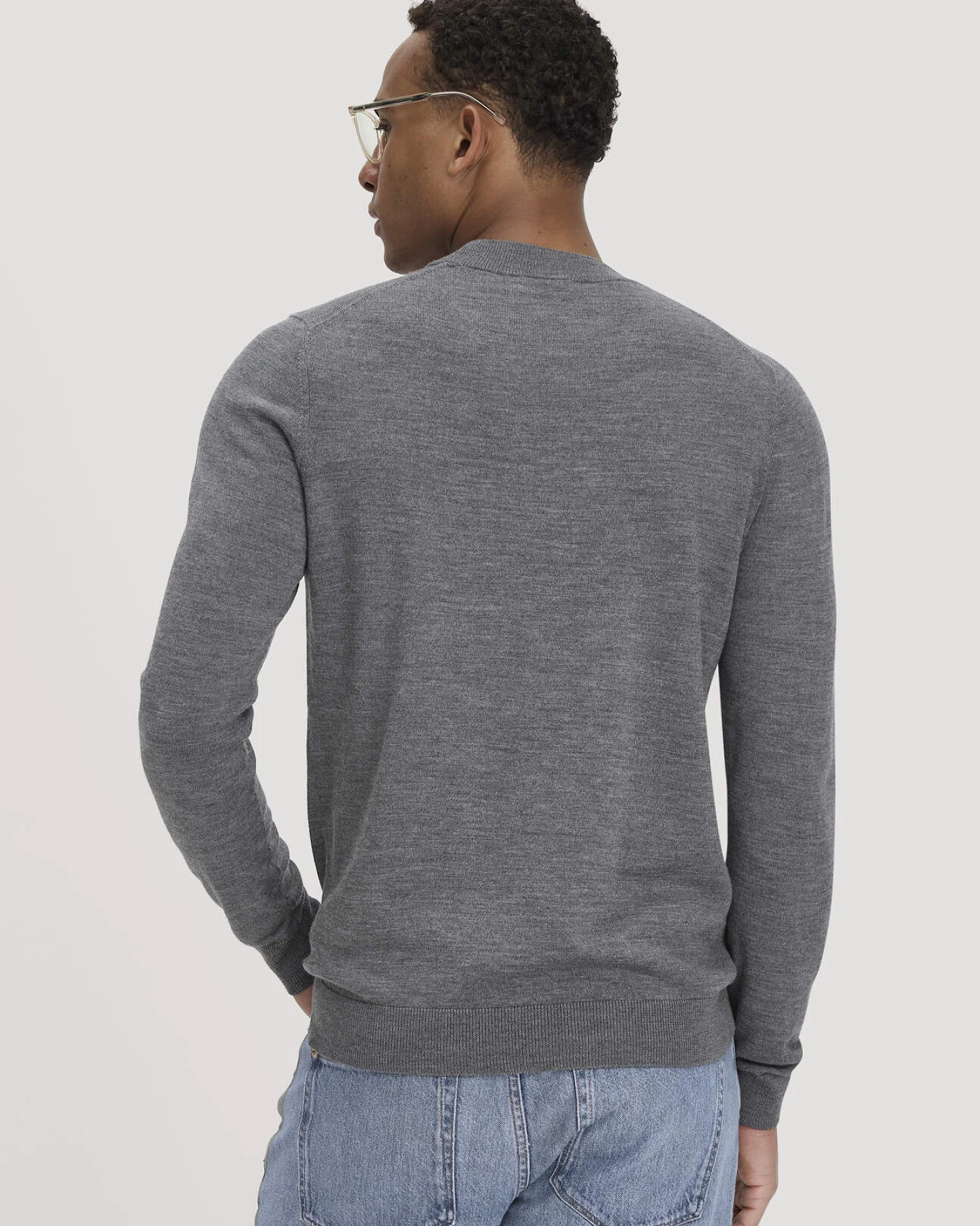 hessnatur Herren Pullover Regular aus Bio-Merinowolle - grau - Größe XL – Ansicht 3