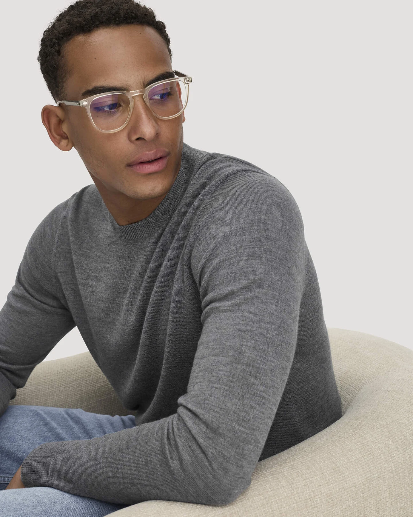 hessnatur Herren Pullover Regular aus Bio-Merinowolle - grau - Größe XL – Ansicht 4