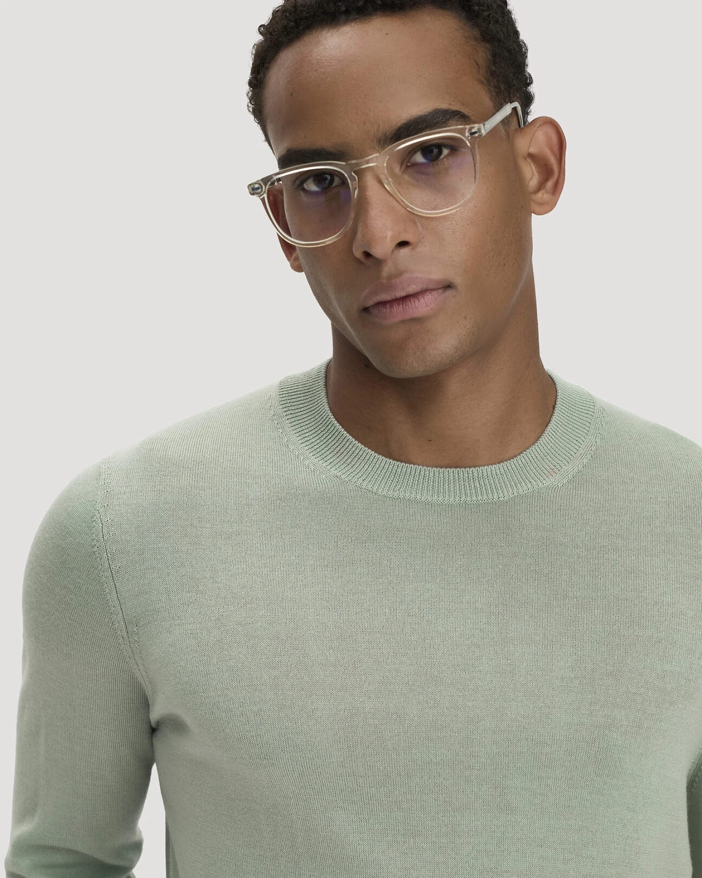 hessnatur Herren Pullover Regular aus Bio-Merinowolle - grün - Größe M – Ansicht 4