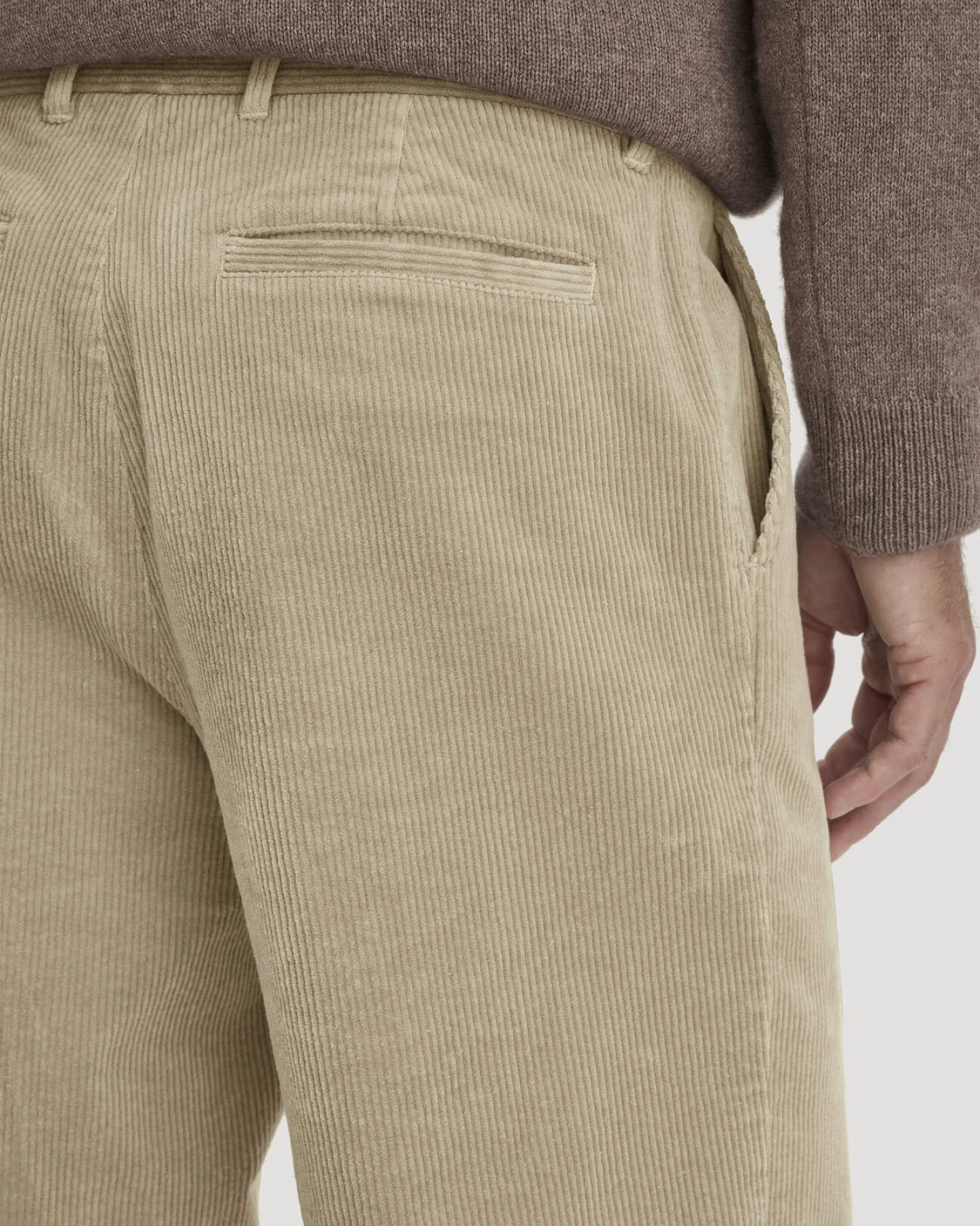 hessnatur Herren Cordhose RONNEL Relaxed aus Bio-Baumwolle - beige - Größe 38/32 – Ansicht 3