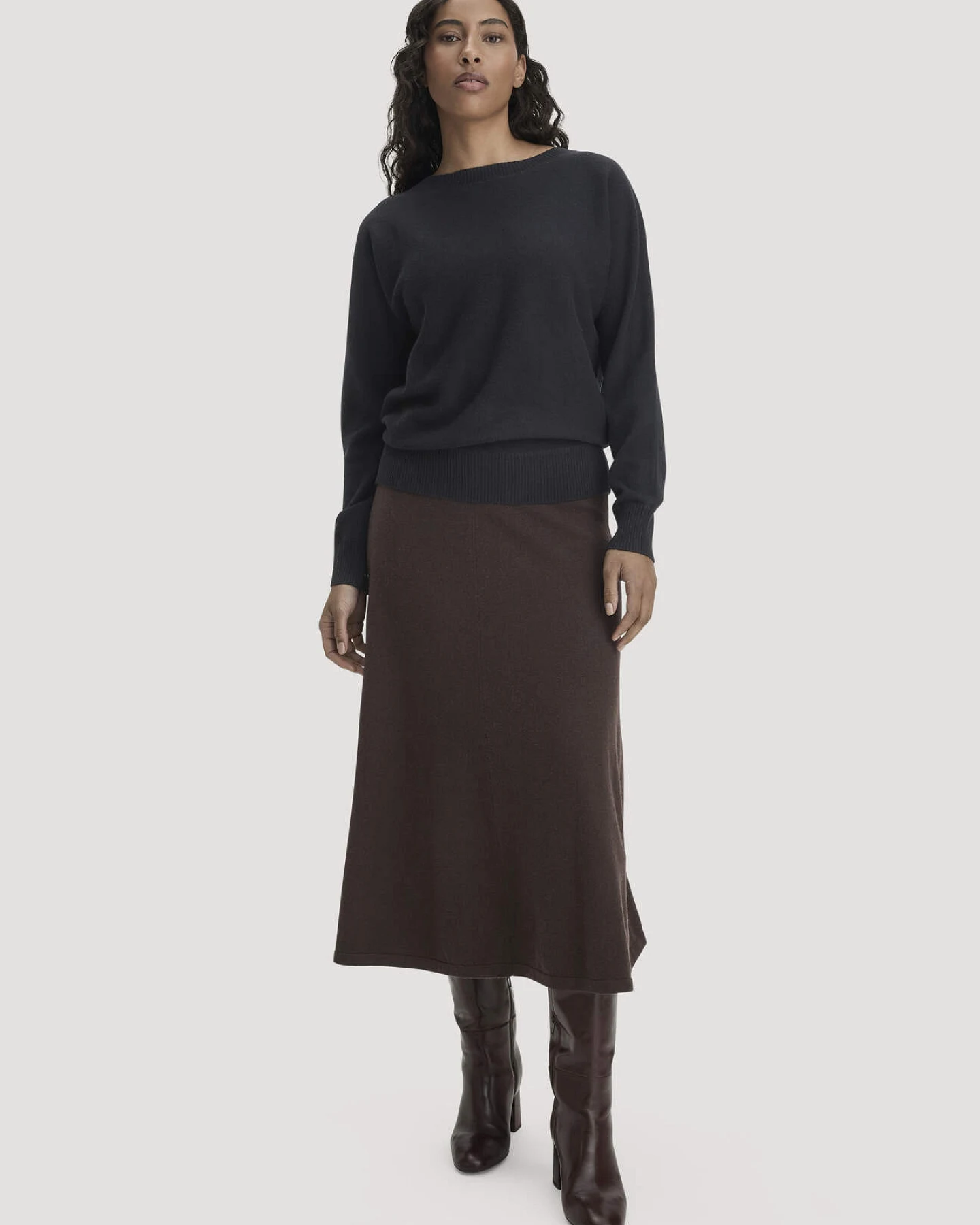 hessnatur Damen Pullover Relaxed aus Bio-Schurwolle mit Cashmere - schwarz - Größe L – Ansicht 2
