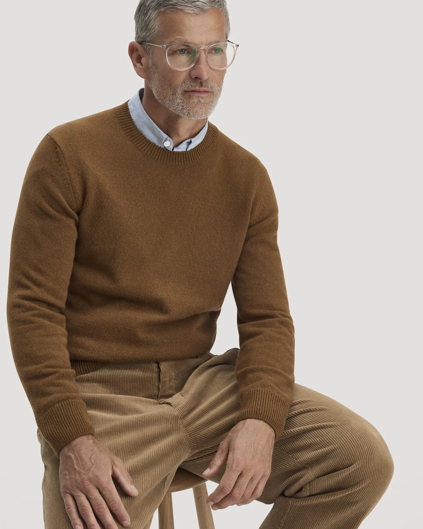 hessnatur Herren Cordhose RONNEL Relaxed aus Bio-Baumwolle - braun - Größe 33/32 – Ansicht 4