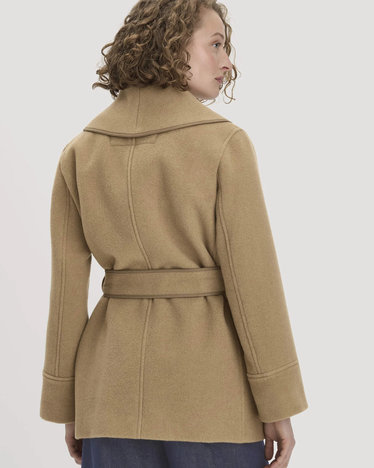 hessnatur Damen Wolljacke Relaxed aus 100% recycelter Wolle - braun - Größe 34 – Ansicht 3