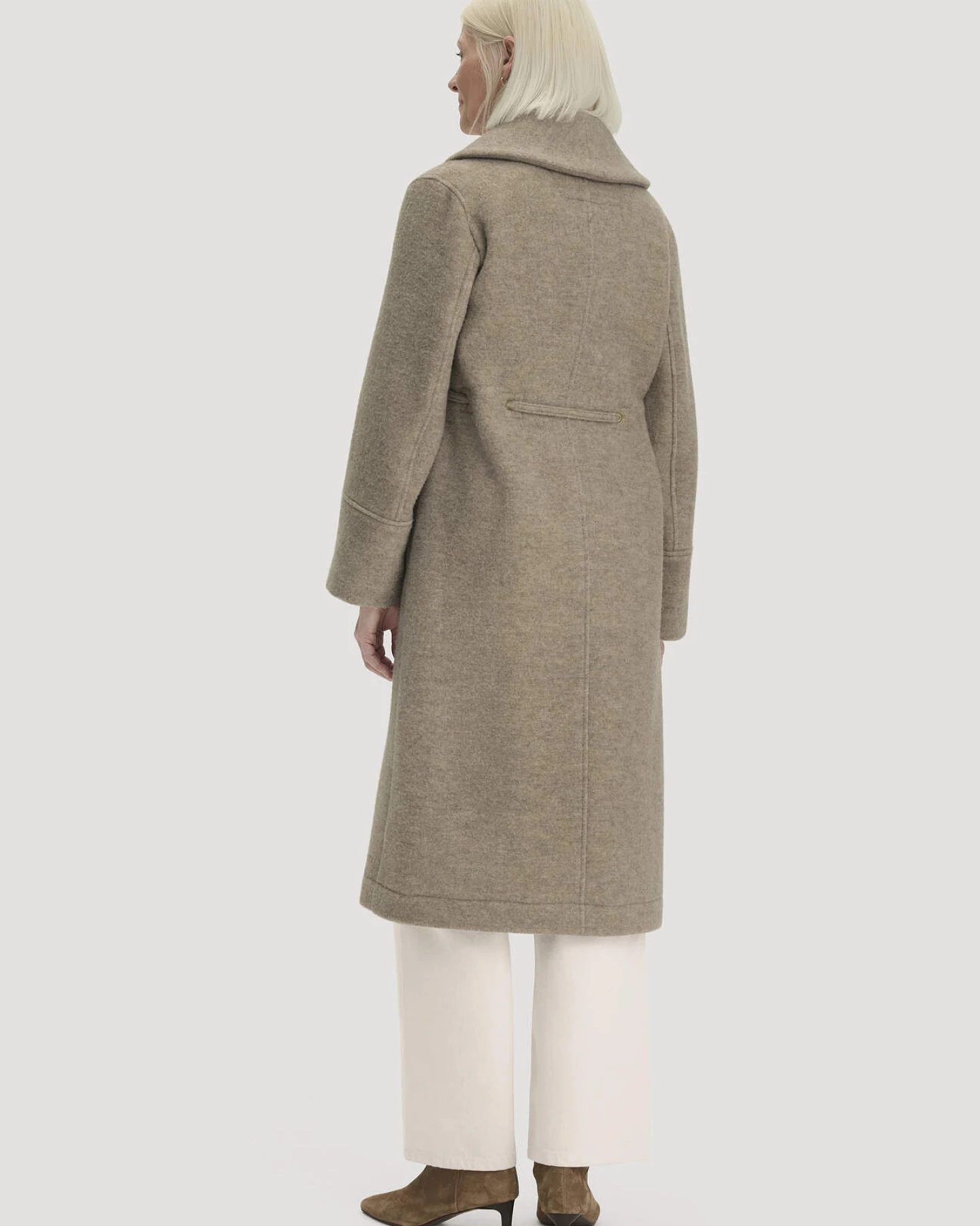 hessnatur Damen Mantel mit Schalkragen Relaxed aus Rhönwolle - beige - Größe 40 – Ansicht 2