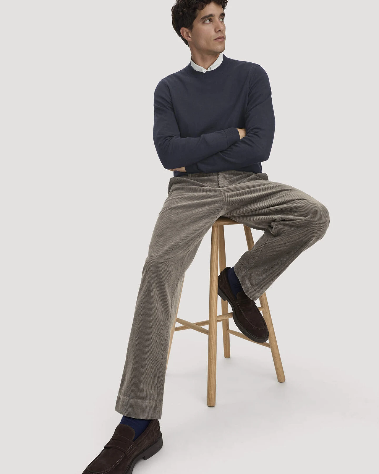 hessnatur Herren Cordhose RONNEL Relaxed aus Bio-Baumwolle - grün - Größe 34/34 – Ansicht 4