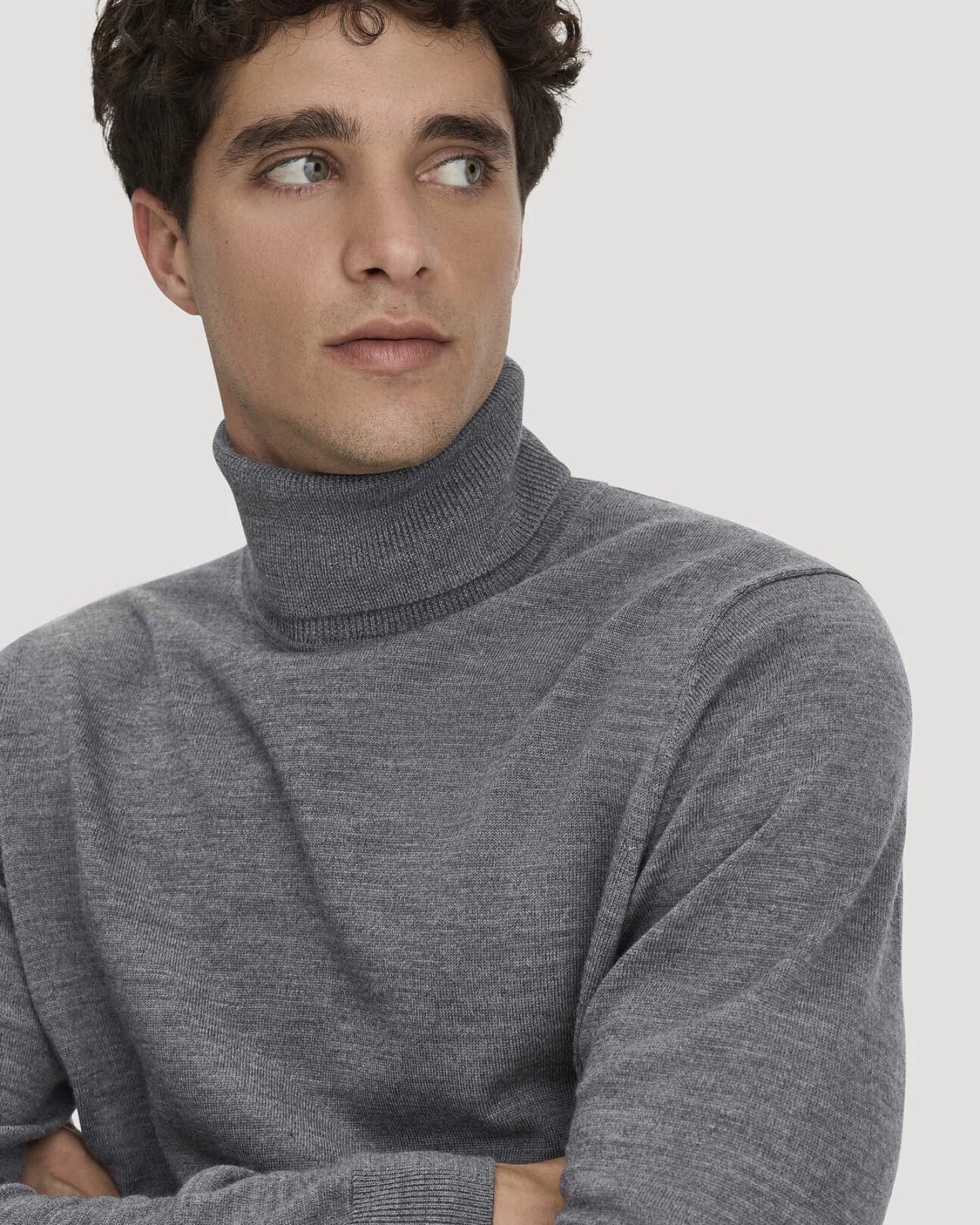 hessnatur Herren Rollkragenpullover Regular aus Bio-Merinowolle - grau - Größe XL – Ansicht 4