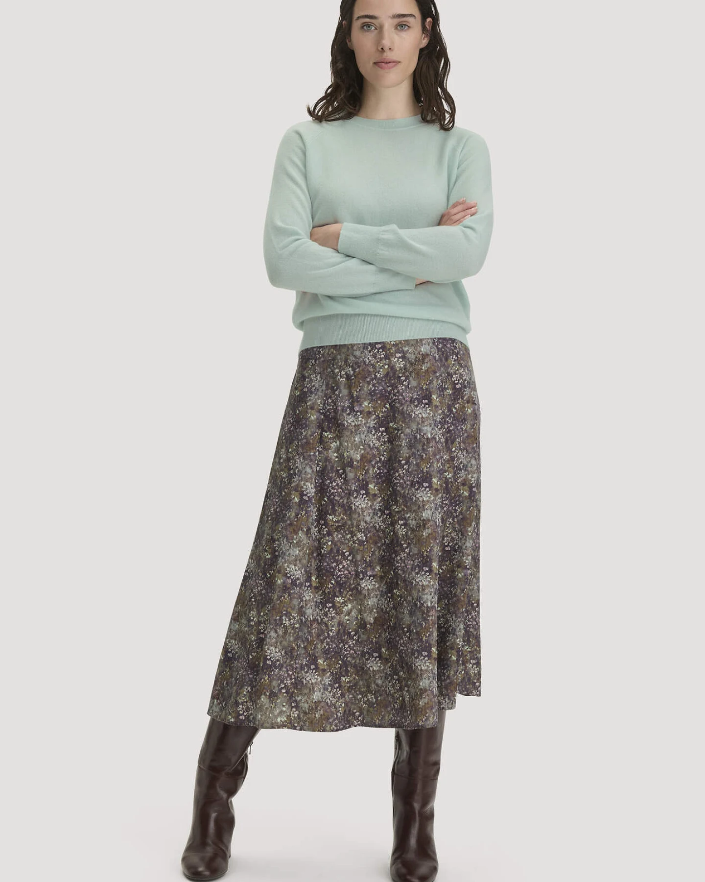 hessnatur Damen Pullover Relaxed BETTER RECYCLING aus Cashmere mit Recycling-Anteil - grün - Größe L – Ansicht 2
