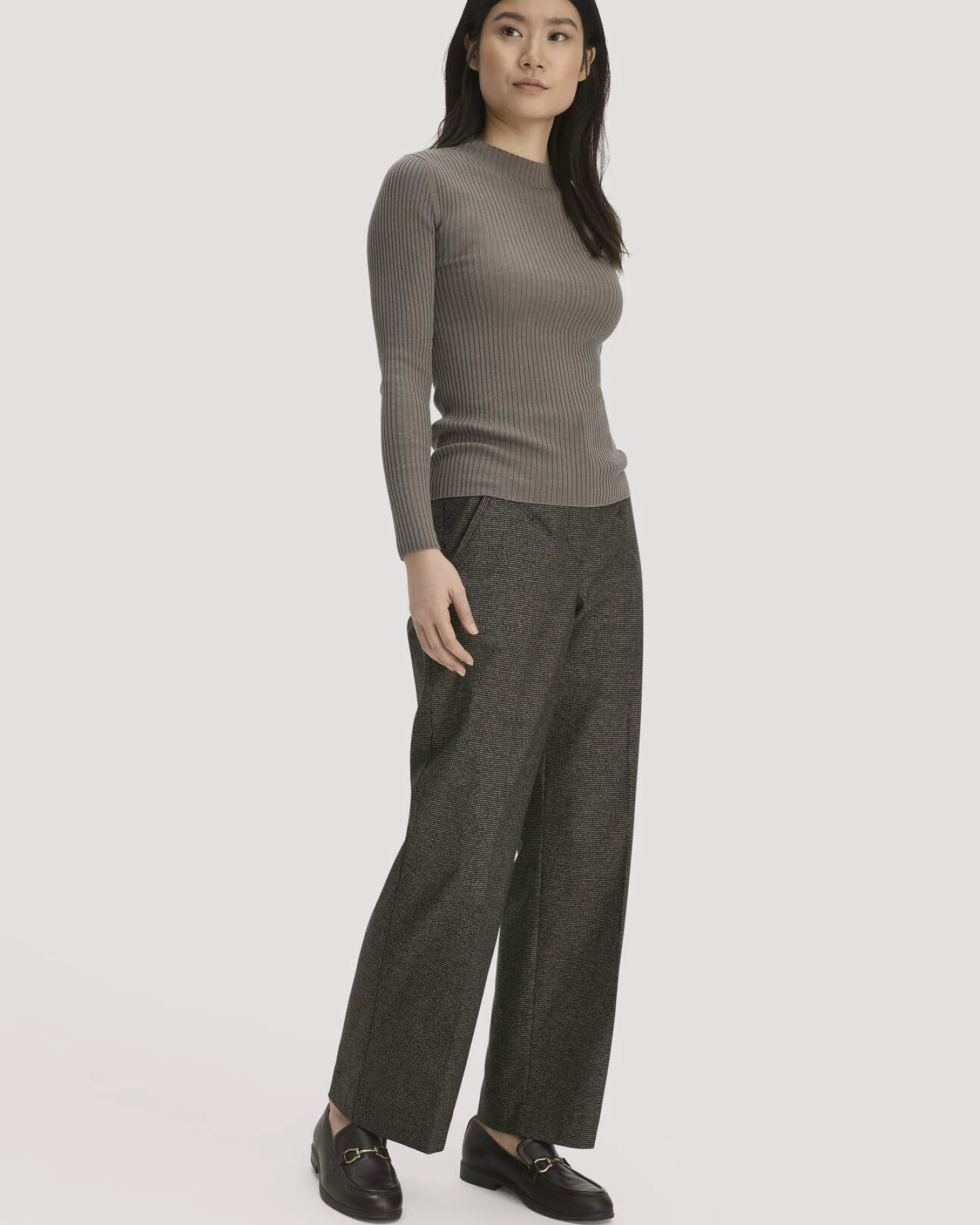 hessnatur Damen Strick Pullover Fitted aus TENCEL™ Lyocell mit Bio-Baumwolle - grün - Größe L – Ansicht 2