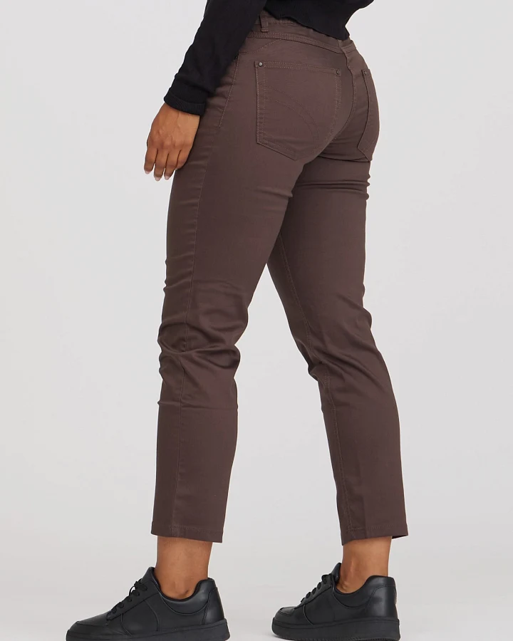 LAURIE Damen vegan Hose Hannah Regular Extra Short Länge Braun