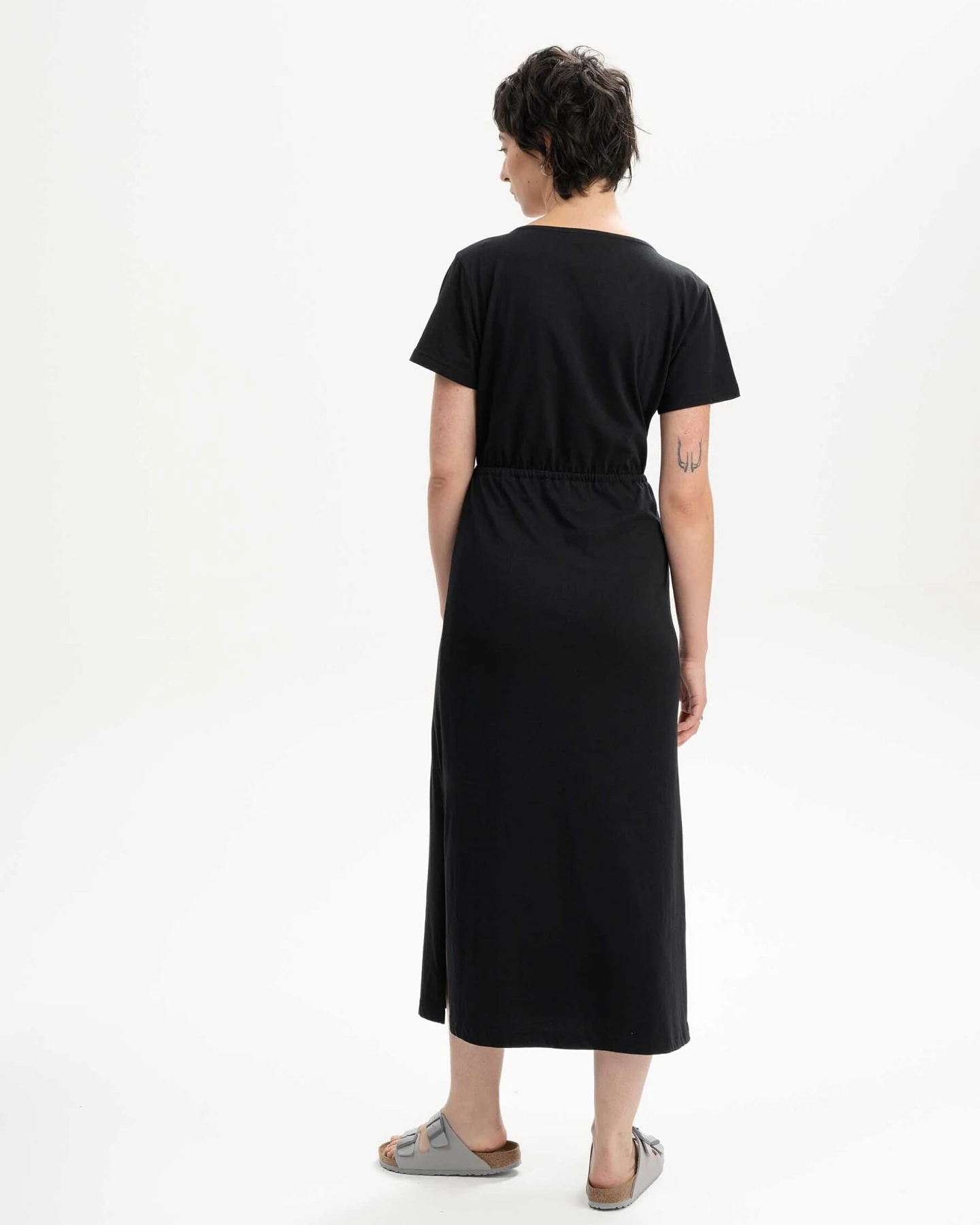 MELA Damen vegan Kleid V-Ausschnitt Lang Shreoshi Schwarz – Ansicht 2