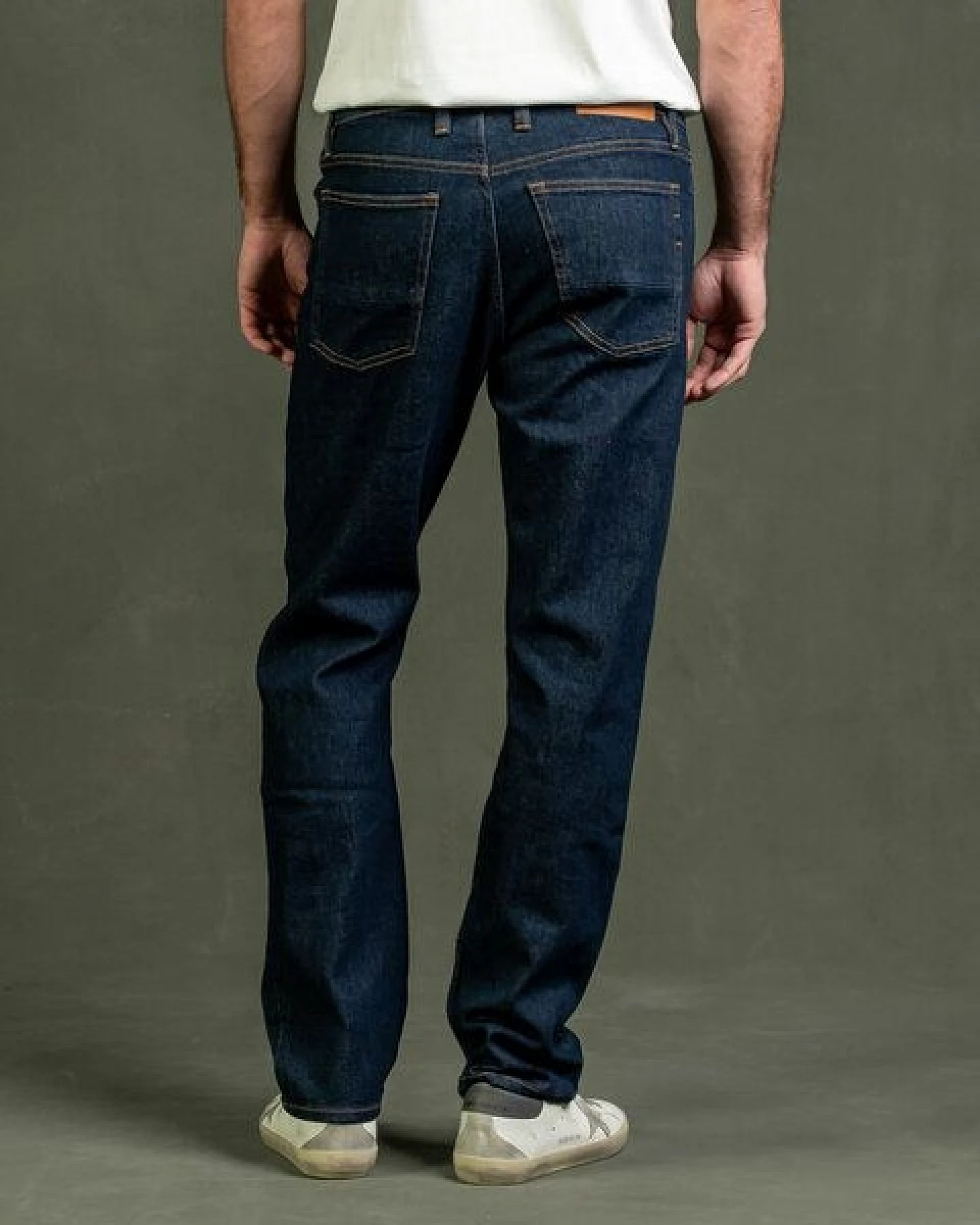 Kuyichi Herren Jeans SCOTT Straight mit regenerativer Baumwolle (Dark rinse) – Ansicht 4