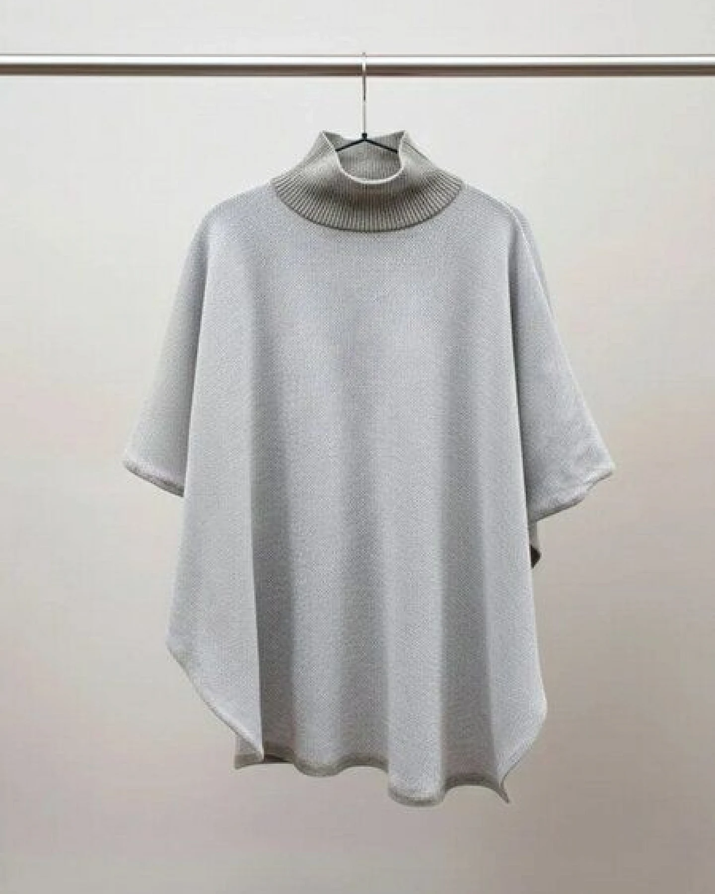 Will's Vegan Shop Recycelter Strick-Poncho – Ansicht 4