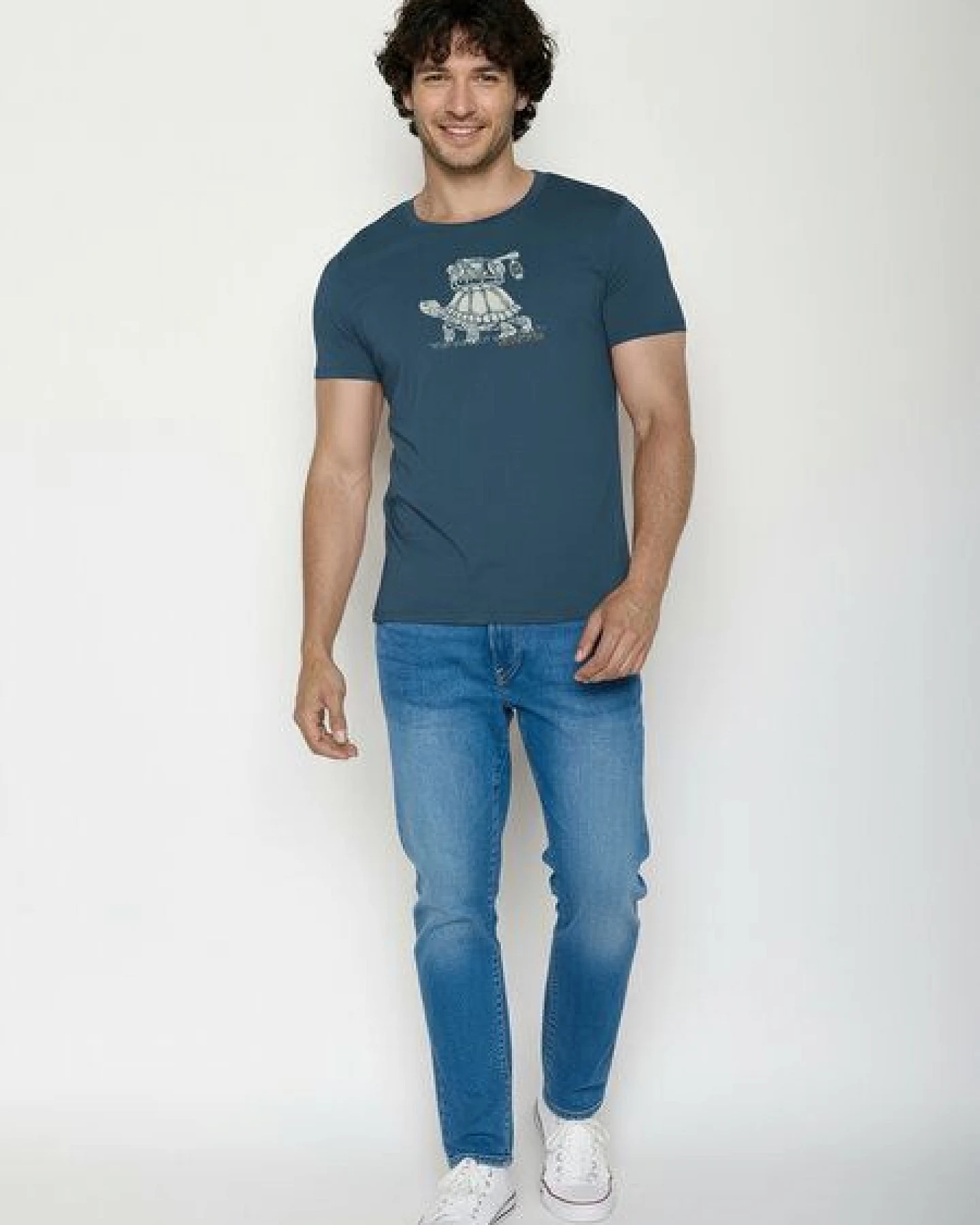 GREENBOMB Turtle Walk Guide - Sportliches T-Shirt aus Bio-Baumwolle / hochwertiger Print / GOTS / Fair & Vegan – Ansicht 3