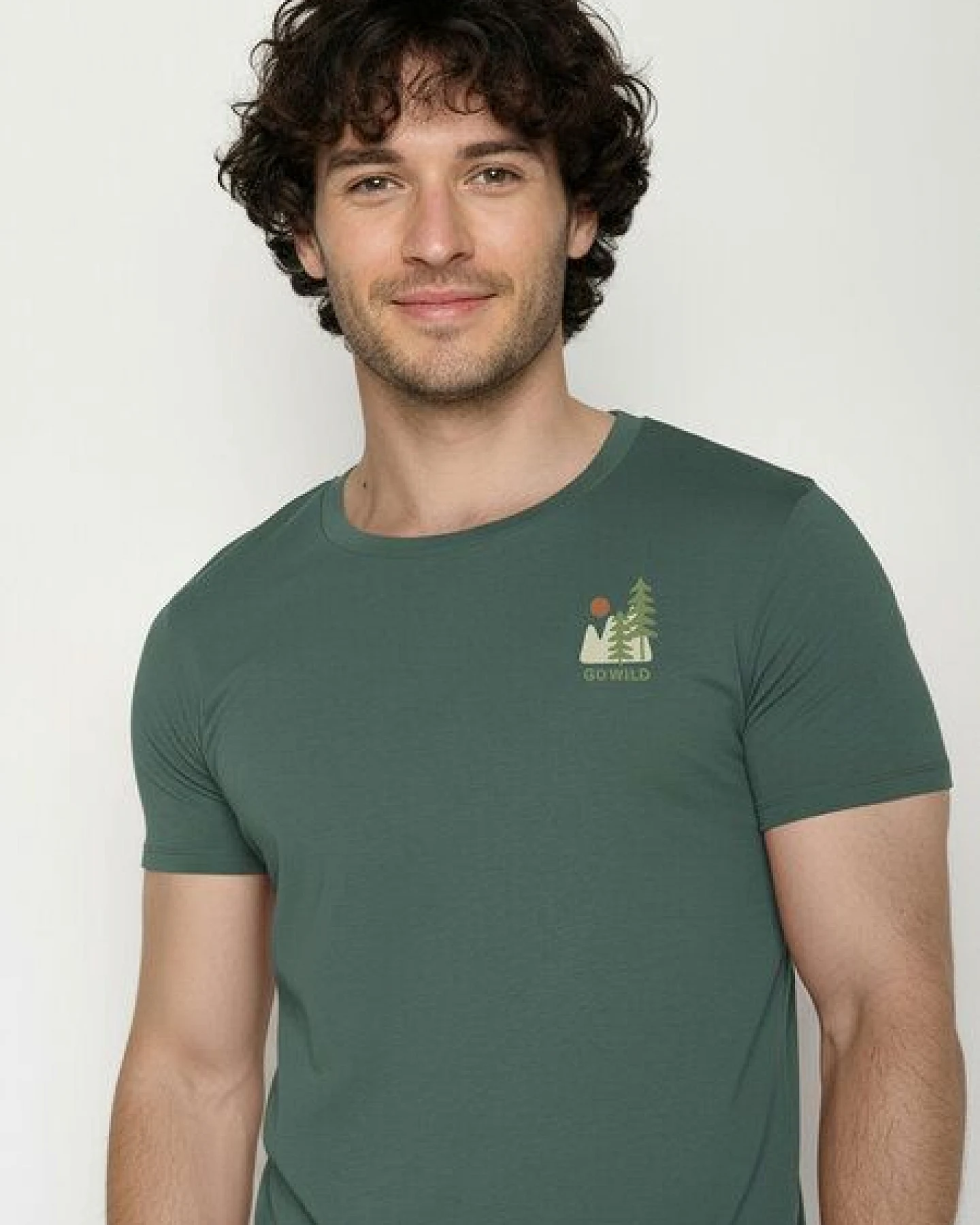 GREENBOMB Wild Pines Guide - Sportliches T-Shirt aus Bio-Baumwolle / hochwertiger Print / GOTS / Fair & Vegan – Ansicht 2