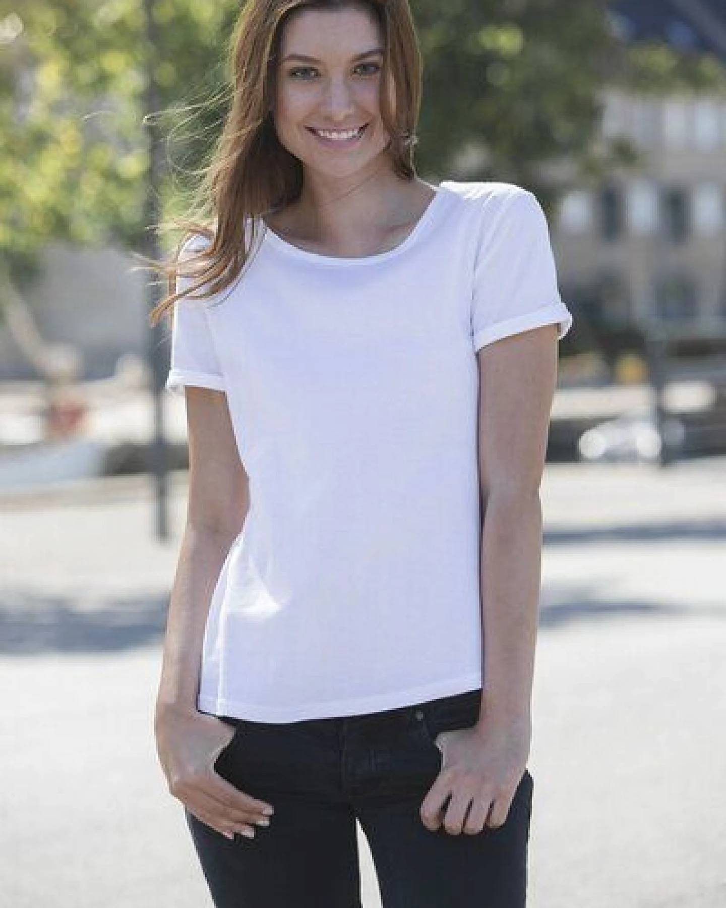 Neutral® - 3FREUNDE Frauen T-Shirt Roll-Up – Ansicht 2