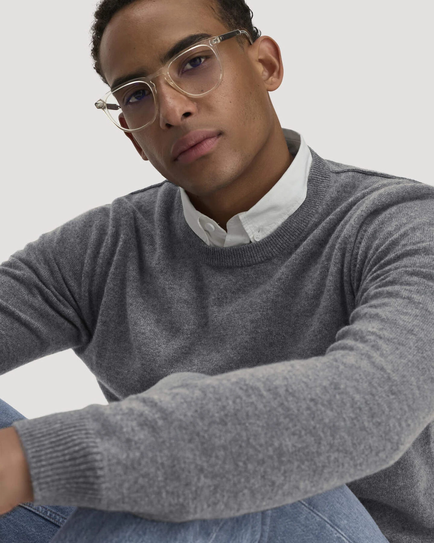 hessnatur Herren Strickpullover Regular BETTER RECYCLING mit recyceltem Cashmere - grau - Größe XL – Ansicht 4
