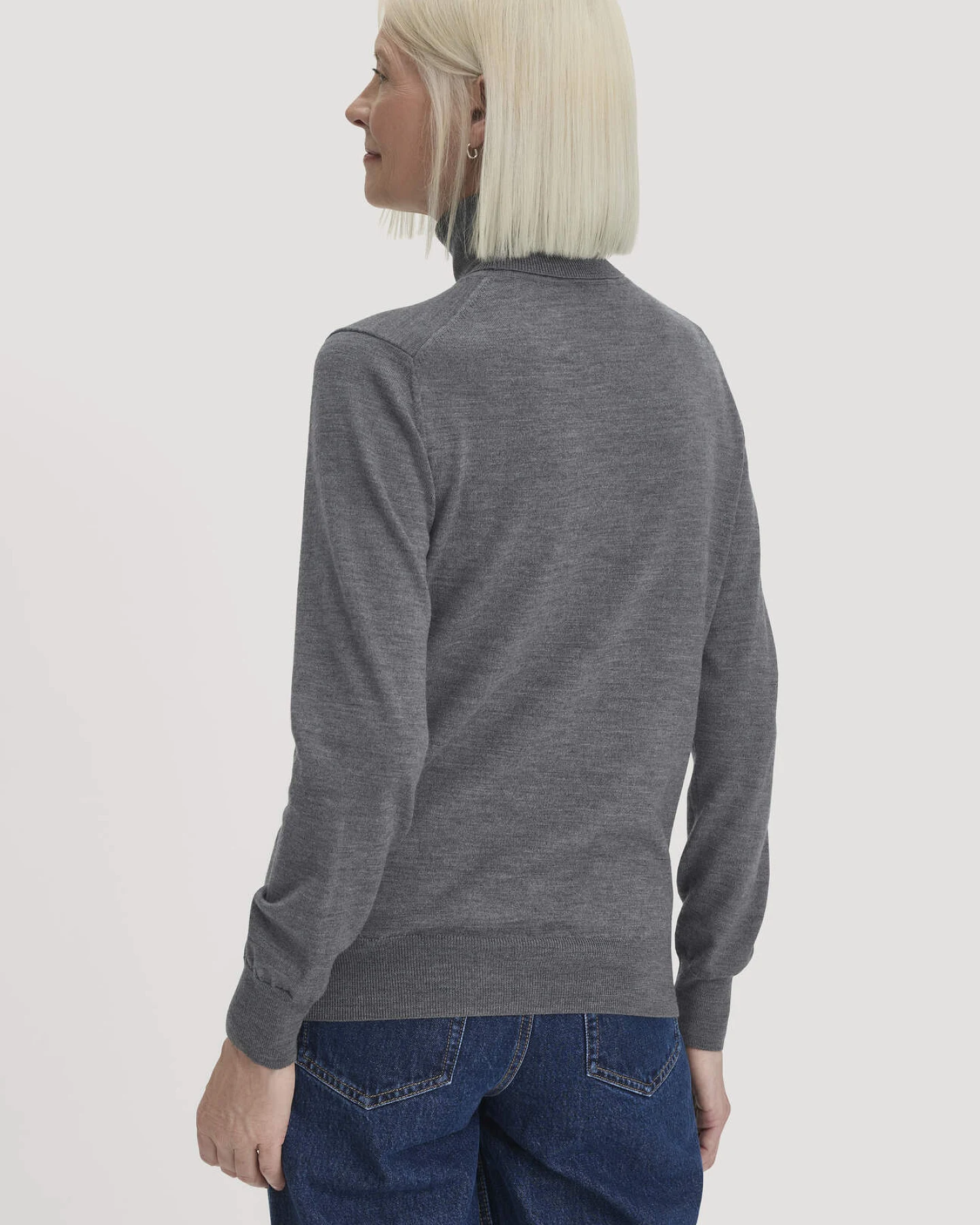 hessnatur Damen Rollkragenpullover Relaxed aus Bio-Merinowolle - grau - Größe L – Ansicht 3