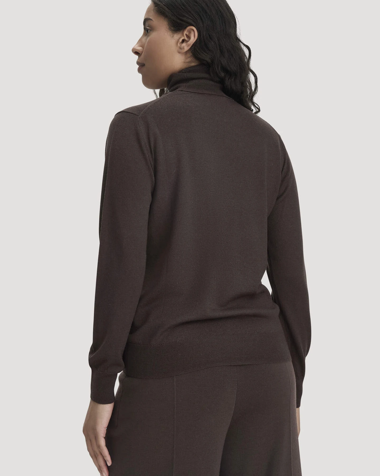 hessnatur Damen Rollkragenpullover Relaxed aus Bio-Merinowolle - braun - Größe XL – Ansicht 3