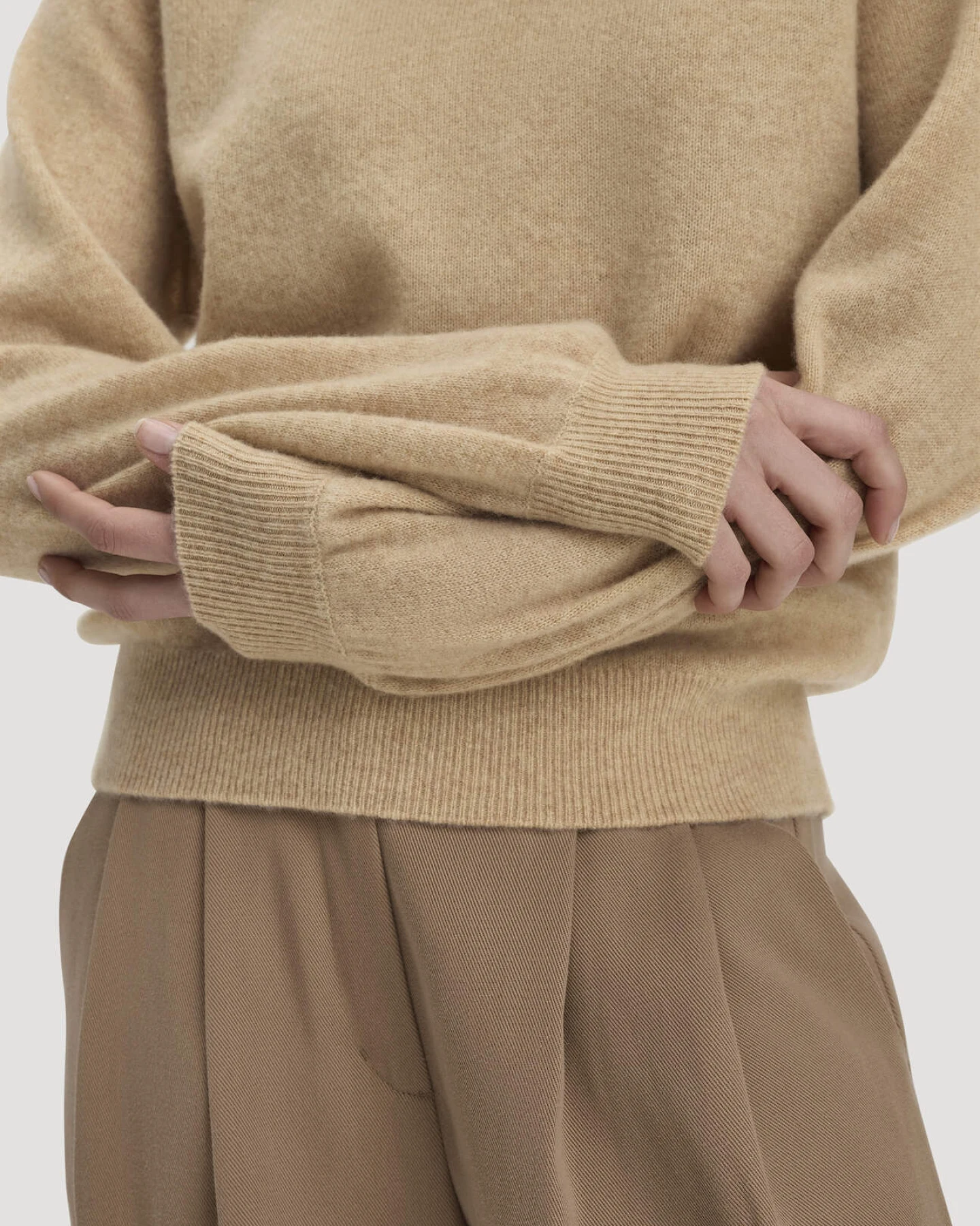 hessnatur Damen Strick-Pullover Relaxed BETTER RECYCLING aus Kaschmir - beige - Größe M – Ansicht 4