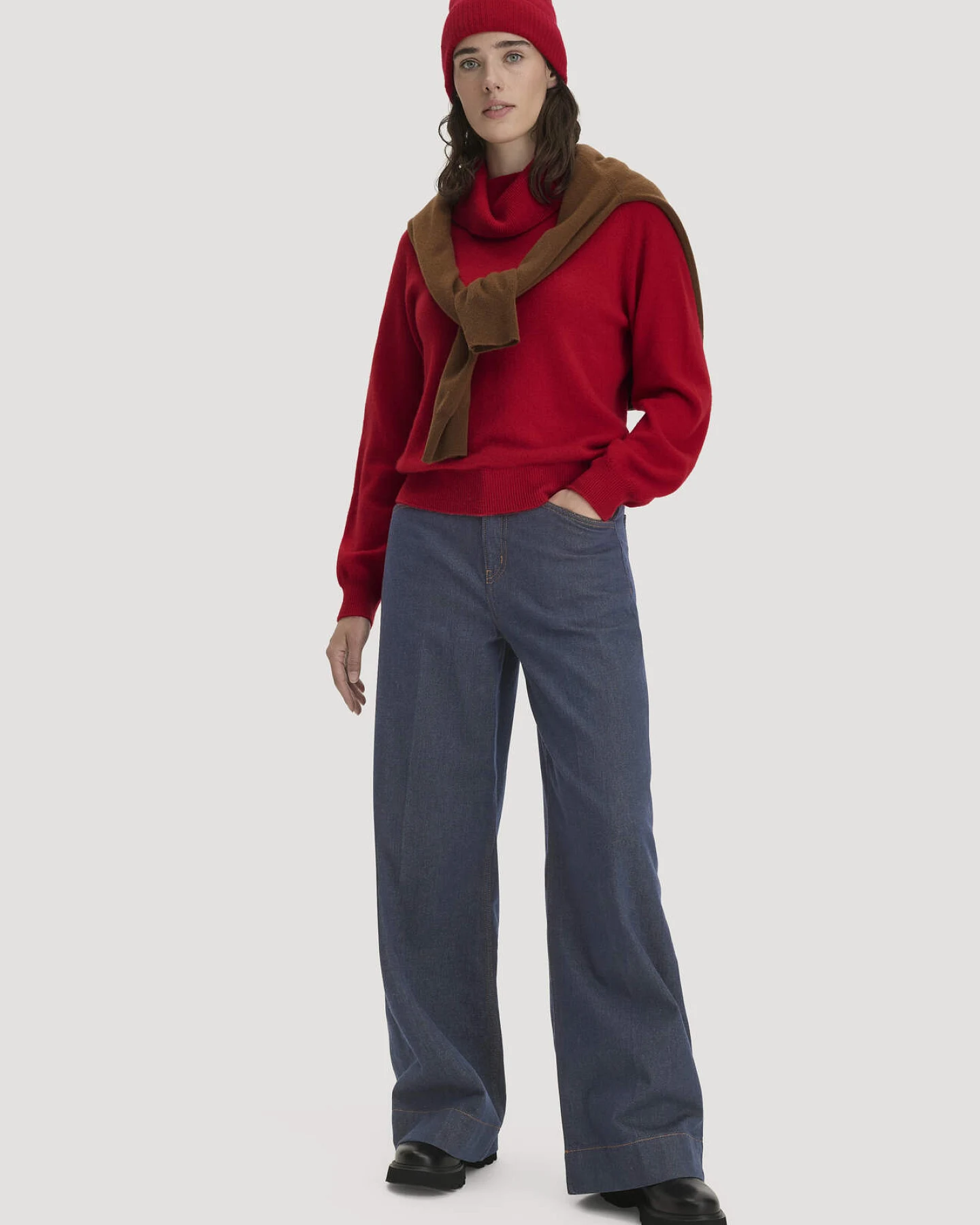 hessnatur Damen Strick-Pullover Relaxed BETTER RECYCLING aus Kaschmir - rot - Größe S – Ansicht 2