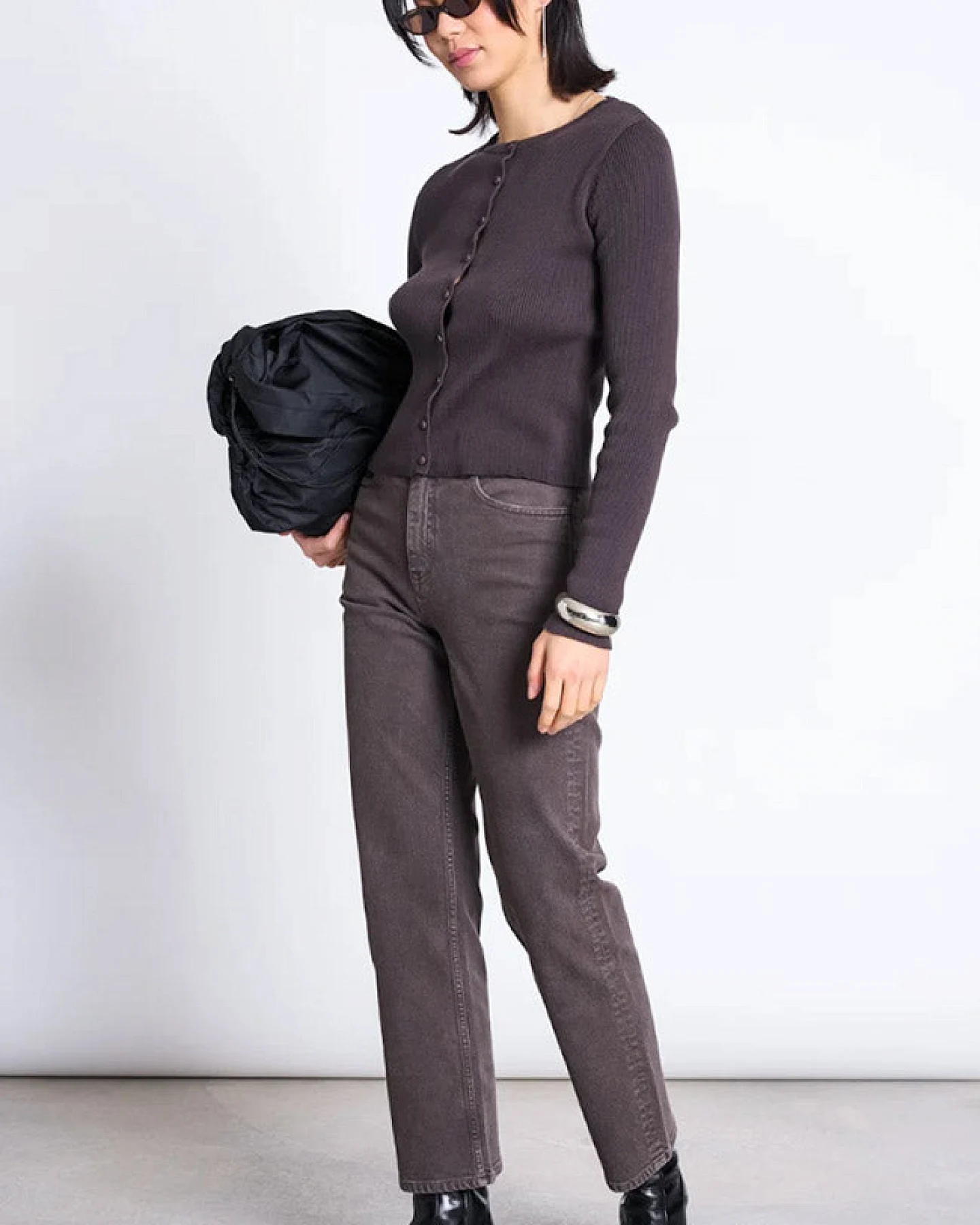 JAN 'N JUNE Damen vegan Strickjacke Glimt Dunkelbraun – Ansicht 2