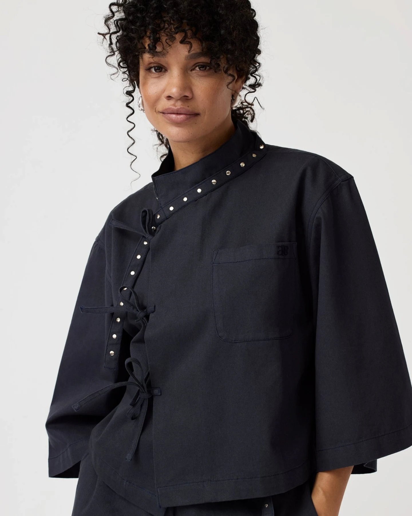 Alchemist Damen vegan Jacke In Oliv Und Marineblau – Ansicht 2