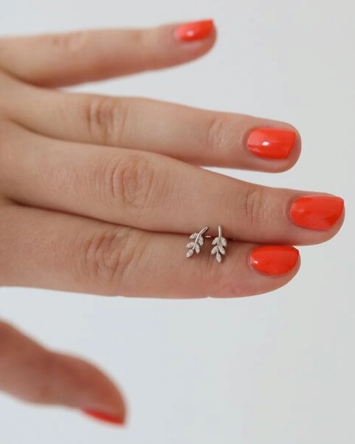 BELLYBIRD Jewellery OHRSTECKER - kleines Blatt, wasserfest, Silber 925/ vergoldet – Ansicht 3