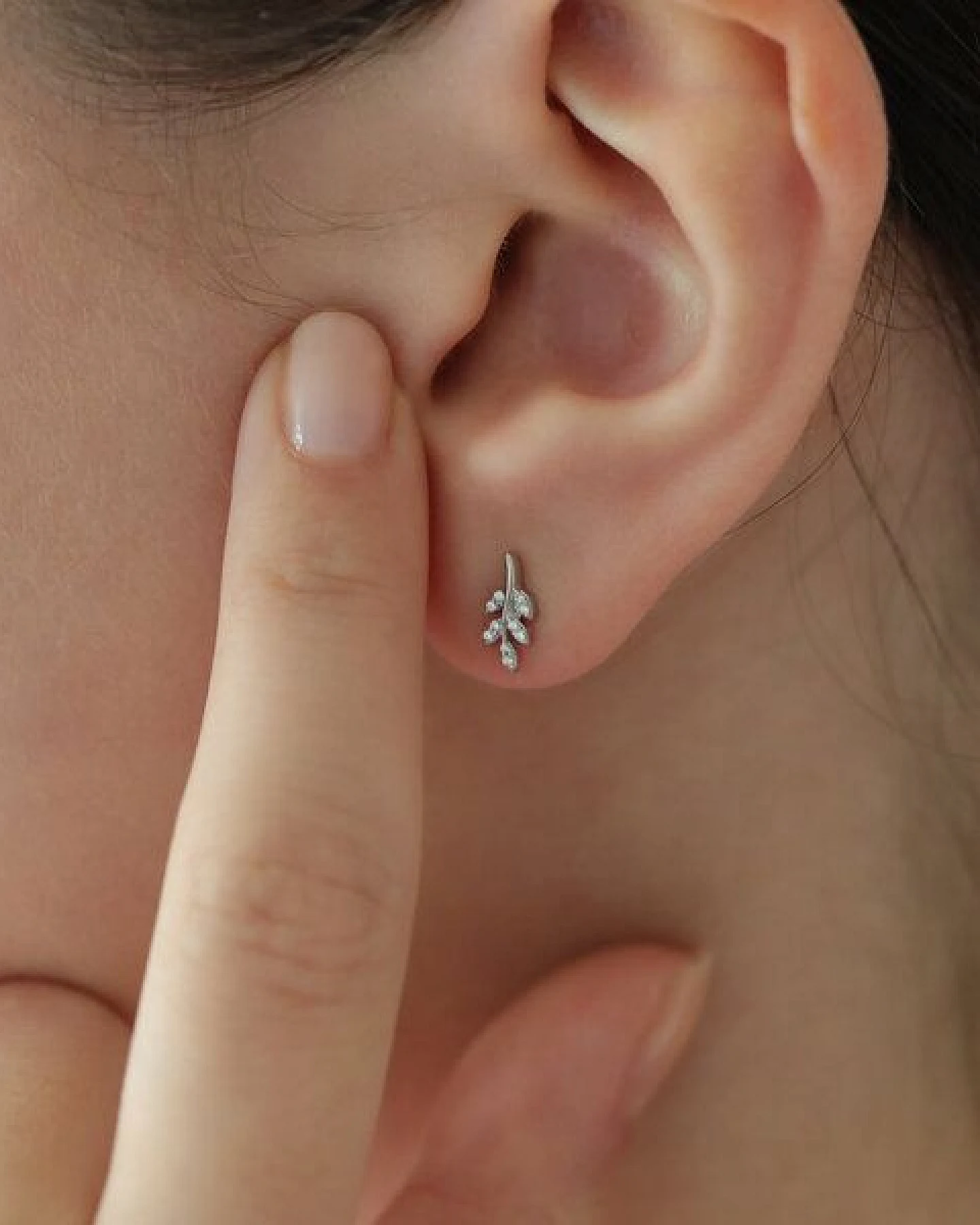 BELLYBIRD Jewellery OHRSTECKER - kleines Blatt, wasserfest, Silber 925/ vergoldet – Ansicht 4