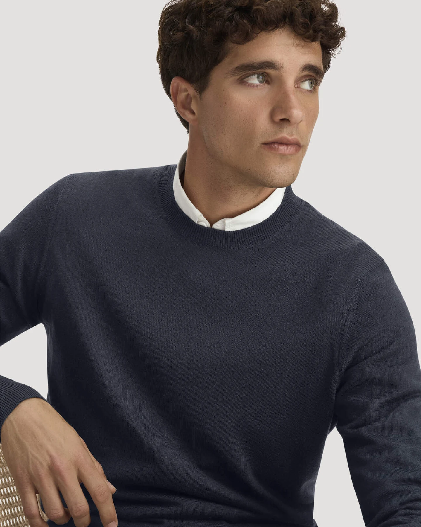 hessnatur Herren Pullover Regular aus Bio-Merinowolle - blau - Größe M – Ansicht 4