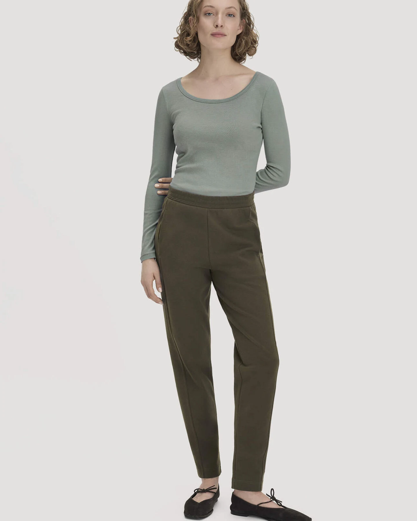hessnatur Damen Softrib Longsleeve Fitted aus Bio-Baumwolle und TENCEL™ Modal - blau - Größe 46 – Ansicht 2