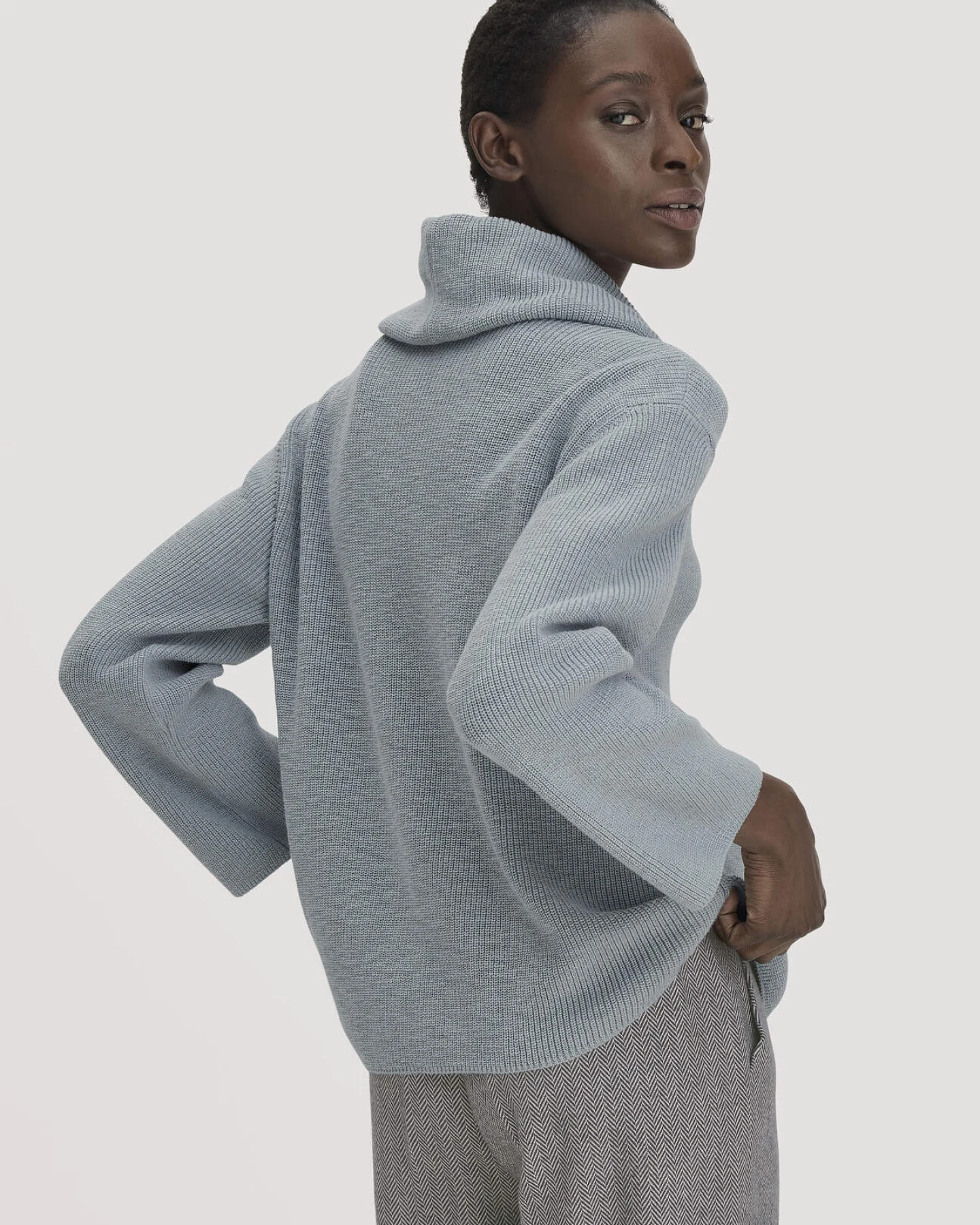 hessnatur Damen Strickpullover Relaxed aus Bio-Baumwolle - blau - Größe XL – Ansicht 3