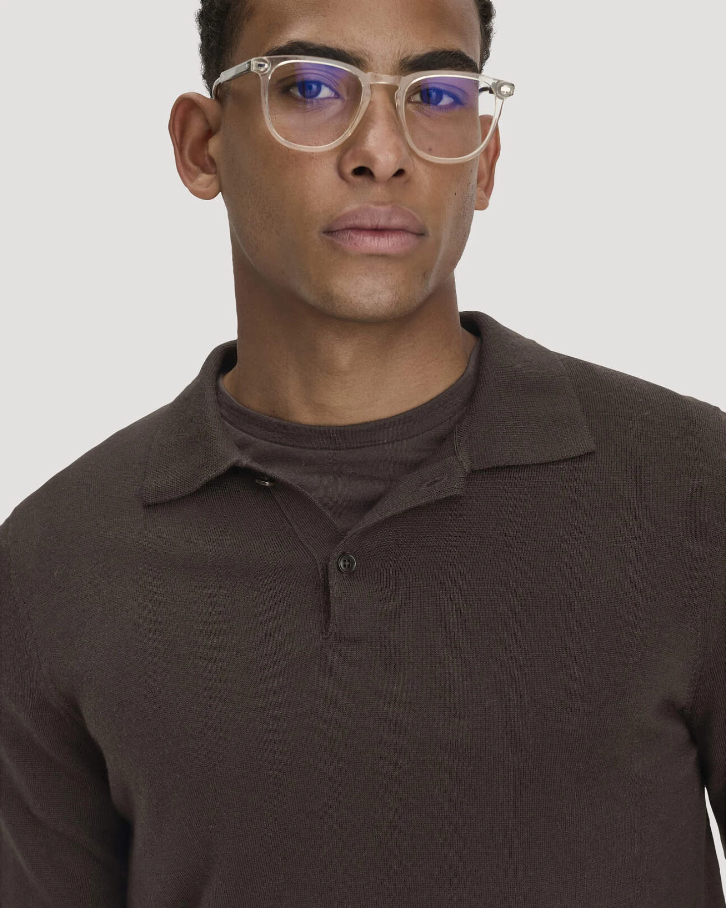 hessnatur Herren Strick Polo Regular aus Bio-Merinowolle - braun - Größe L – Ansicht 4
