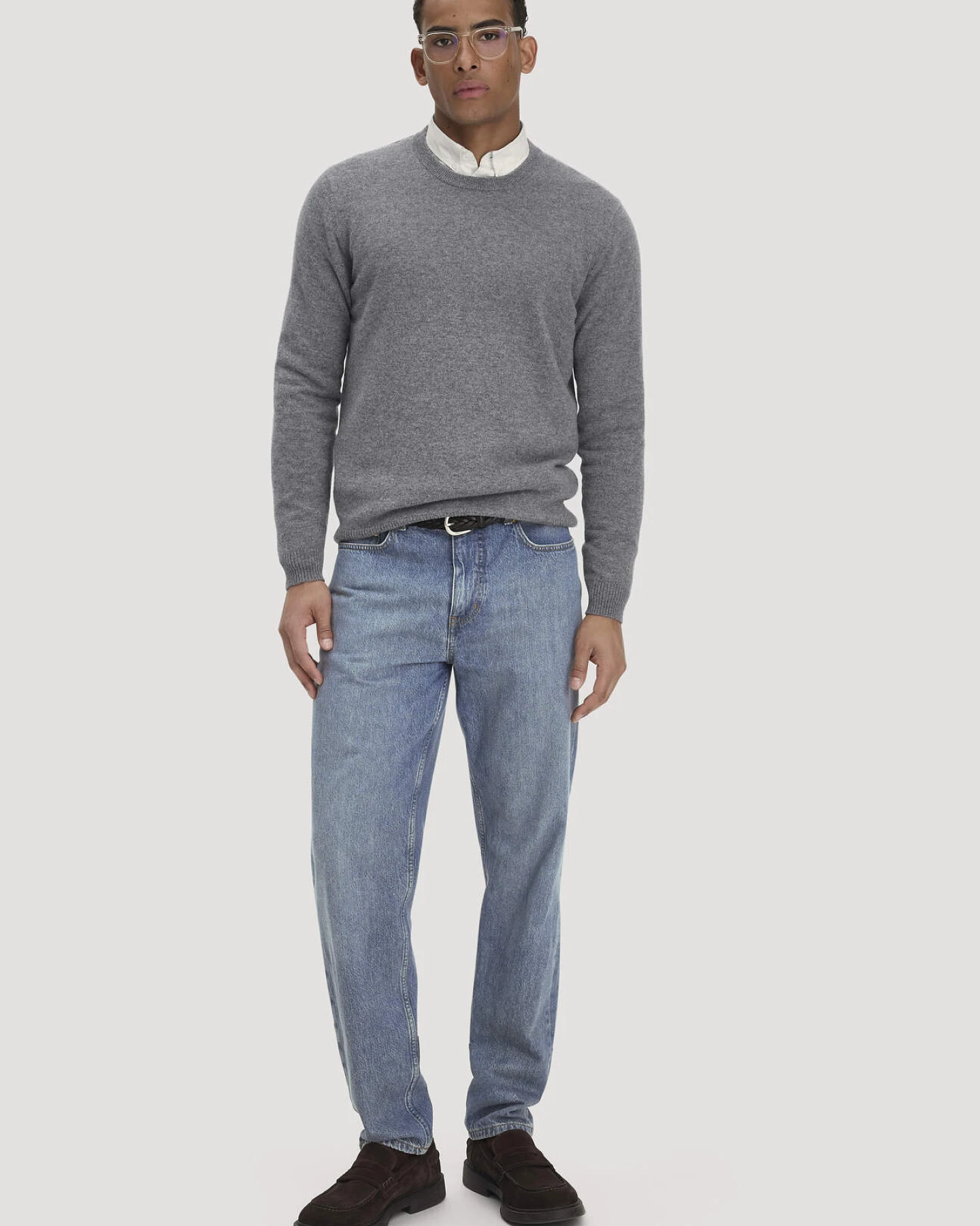 hessnatur Herren Strickpullover Regular BETTER RECYCLING mit recyceltem Cashmere - grau - Größe S – Ansicht 2
