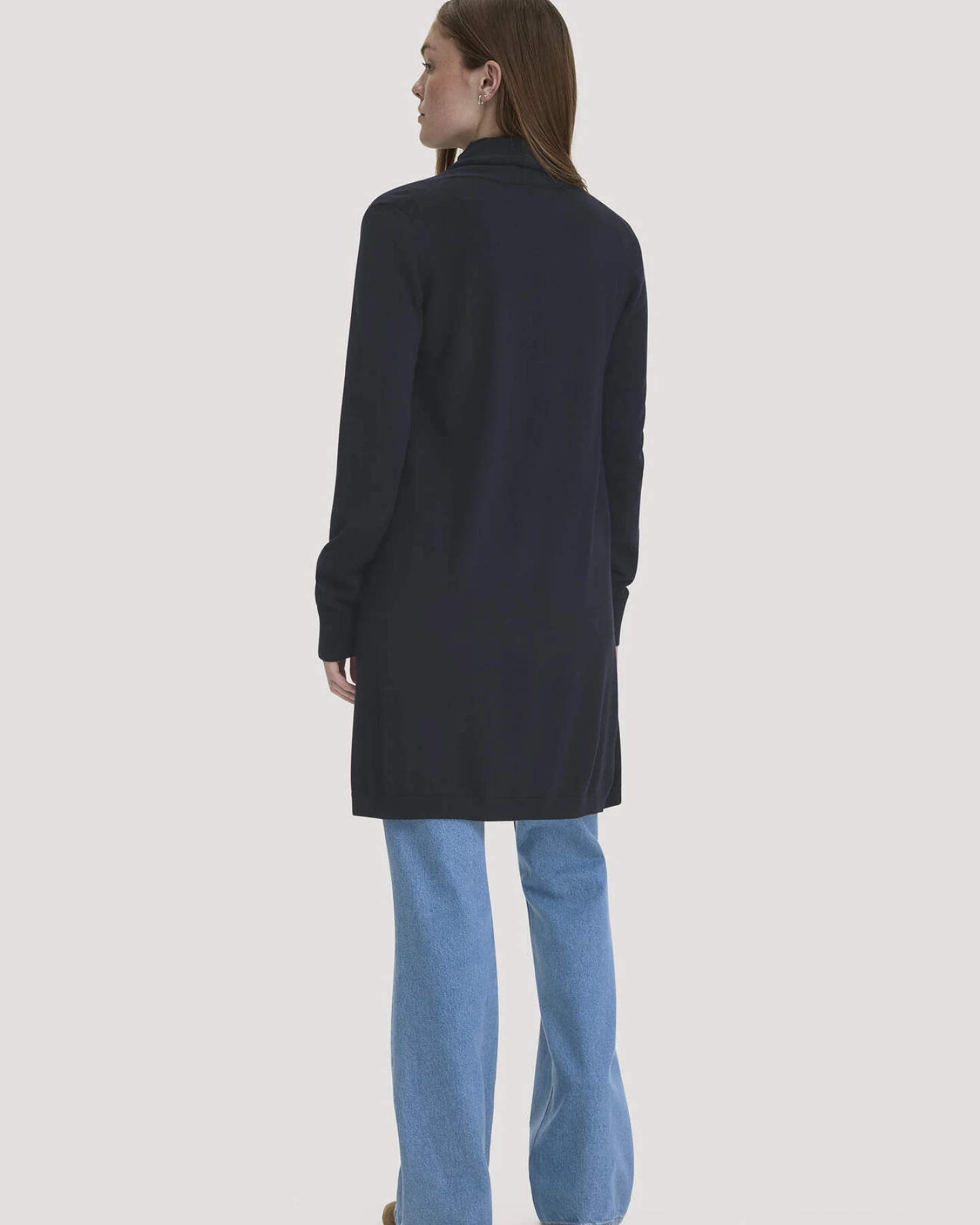 hessnatur Damen Strickjacke Regular aus Bio-Merinowolle - blau - Größe XL – Ansicht 2