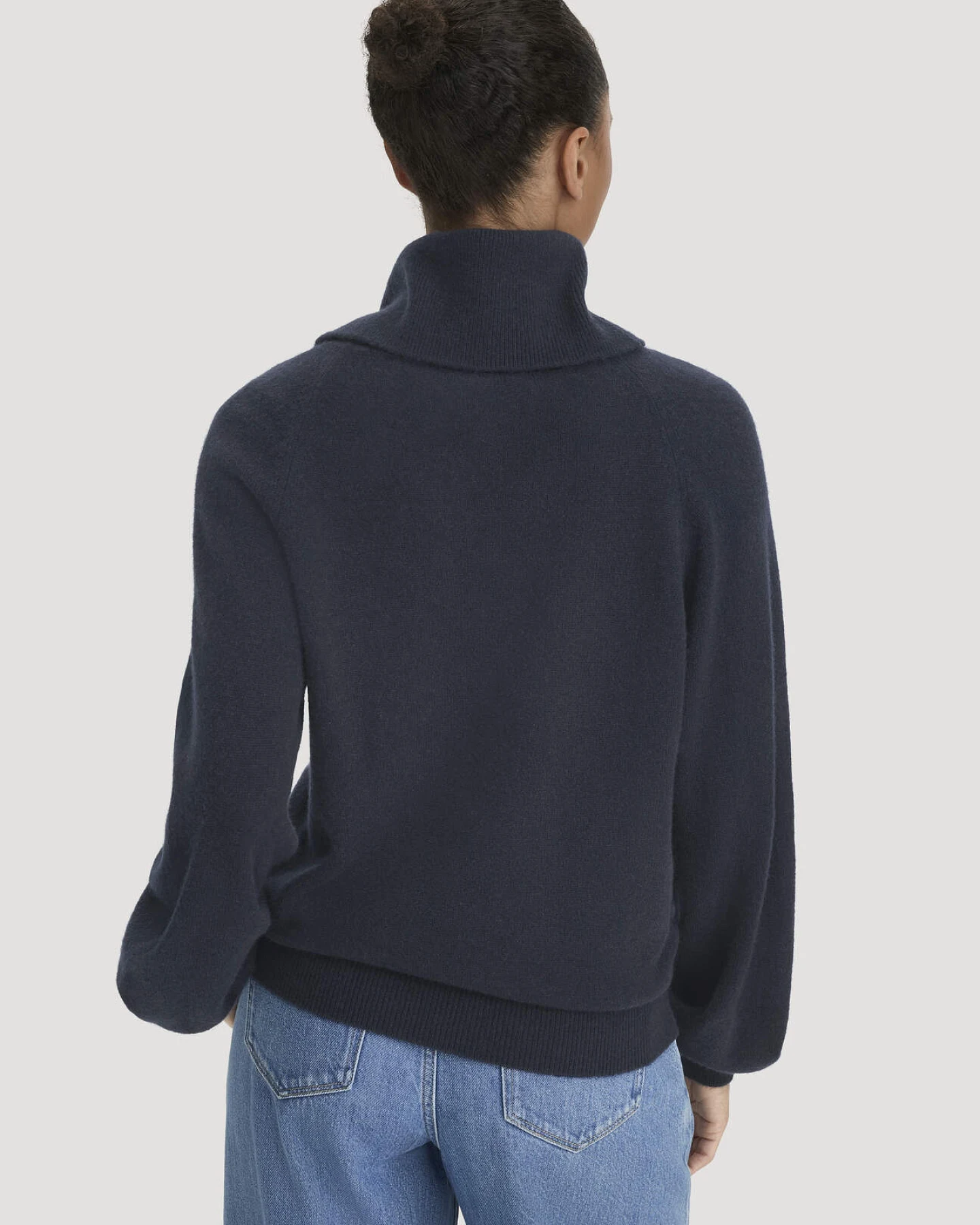 hessnatur Damen Strick-Pullover Relaxed aus Cashmere mit Recyclinganteil - blau - Größe S – Ansicht 3