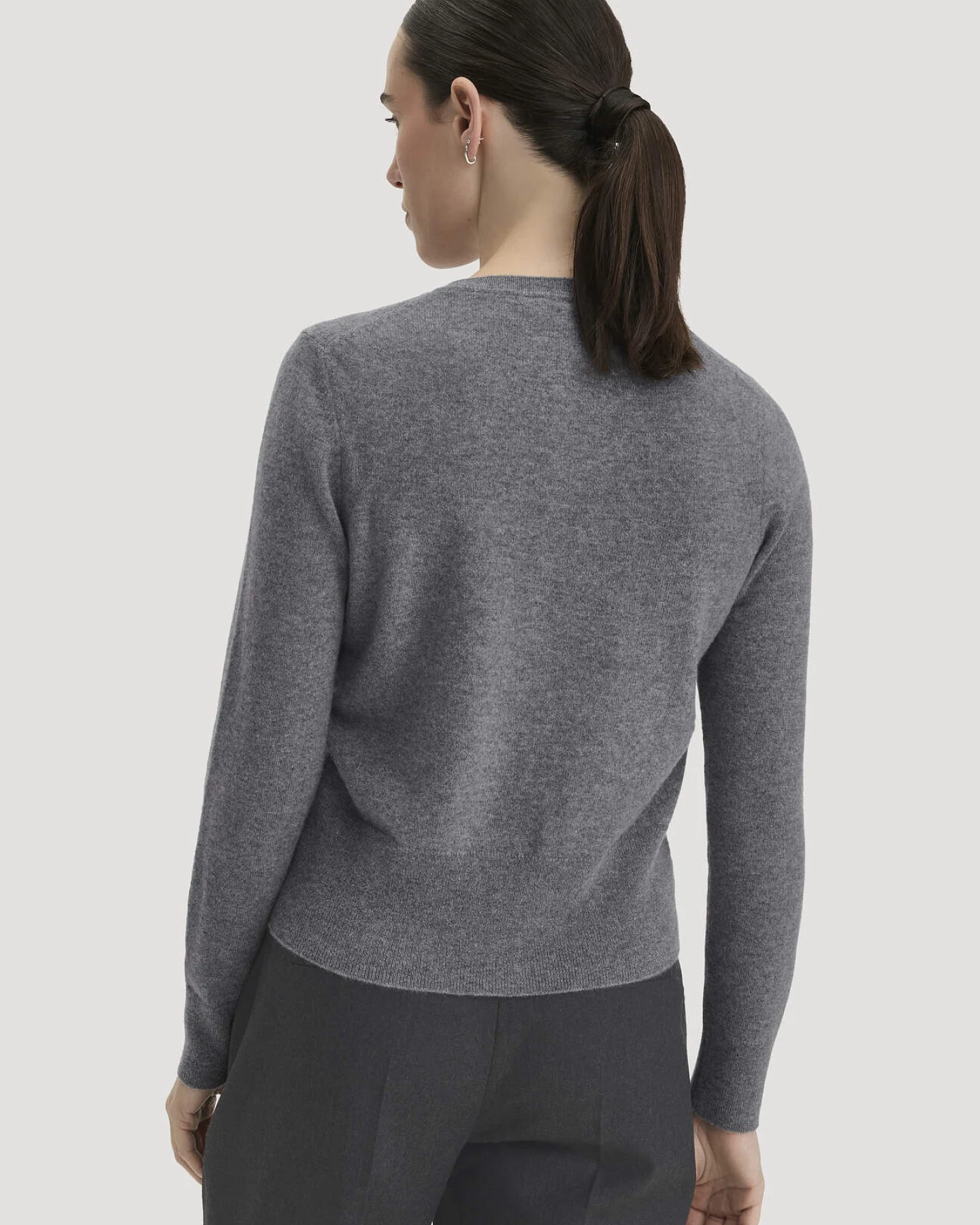 hessnatur Damen Strick Jacke Regular BETTER RECYCLING aus Cashmere - grau - Größe S – Ansicht 3
