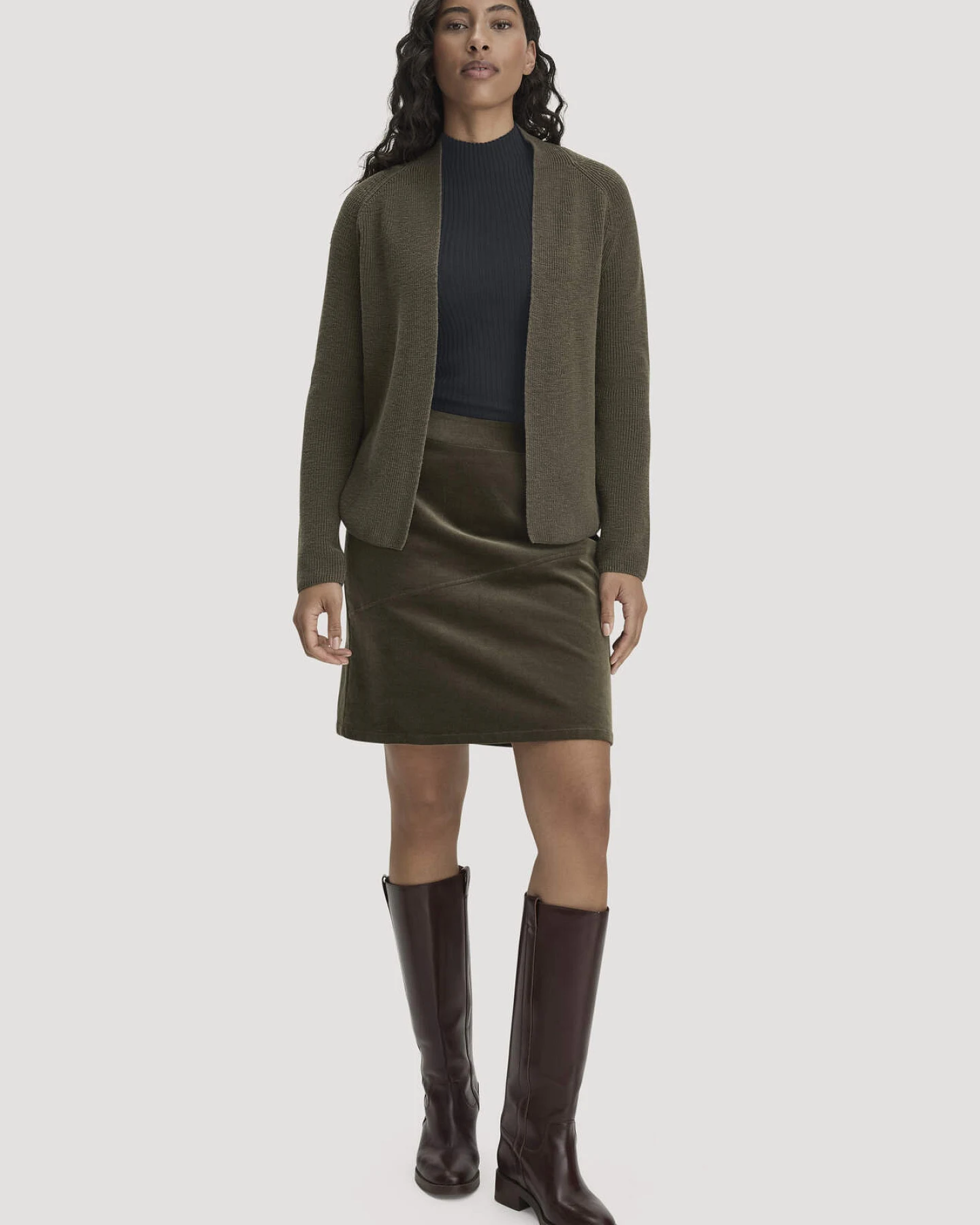 hessnatur Damen Strick Jacke Regular aus Bio-Baumwolle - grün - Größe XS – Ansicht 2
