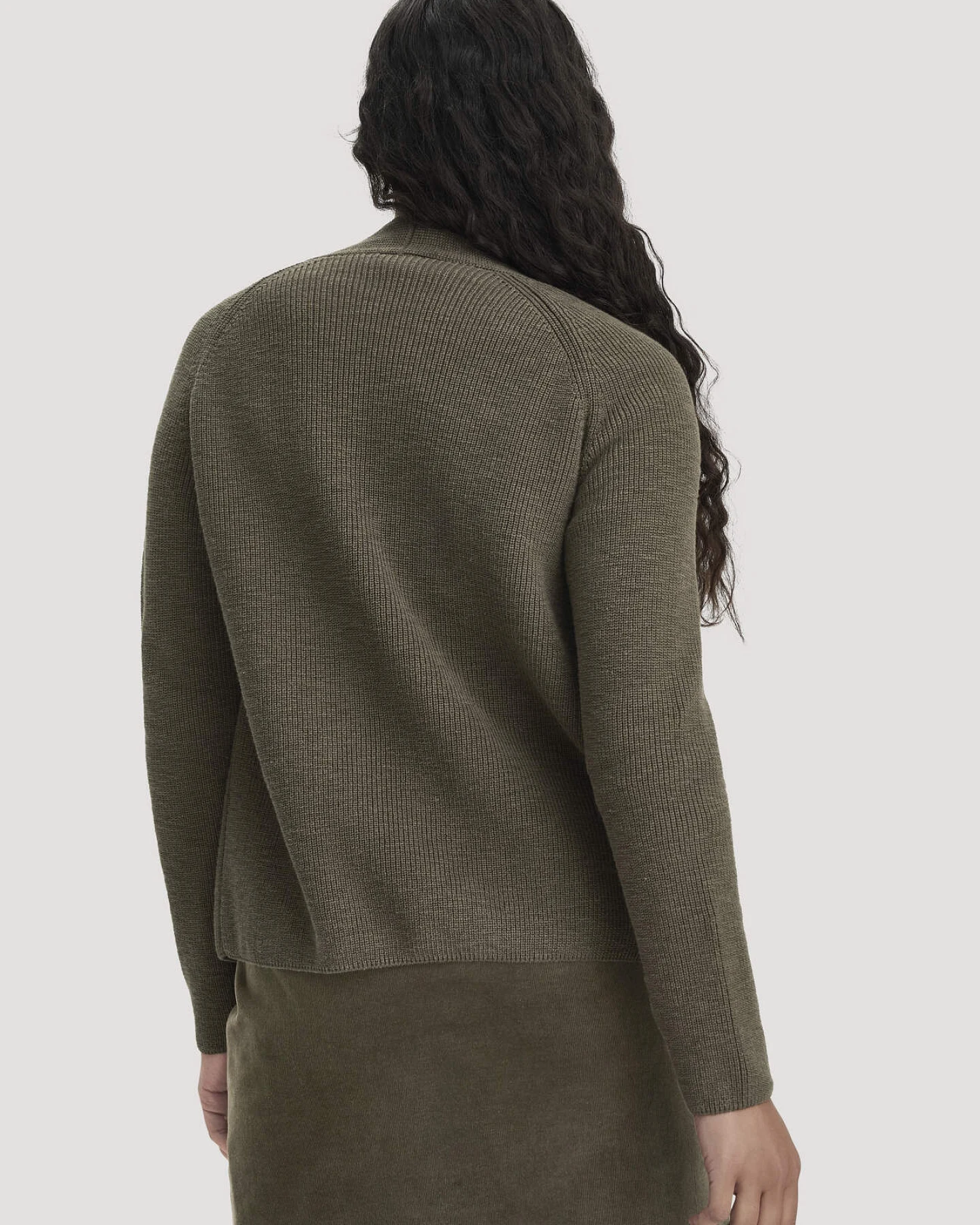 hessnatur Damen Strick Jacke Regular aus Bio-Baumwolle - grün - Größe S – Ansicht 3