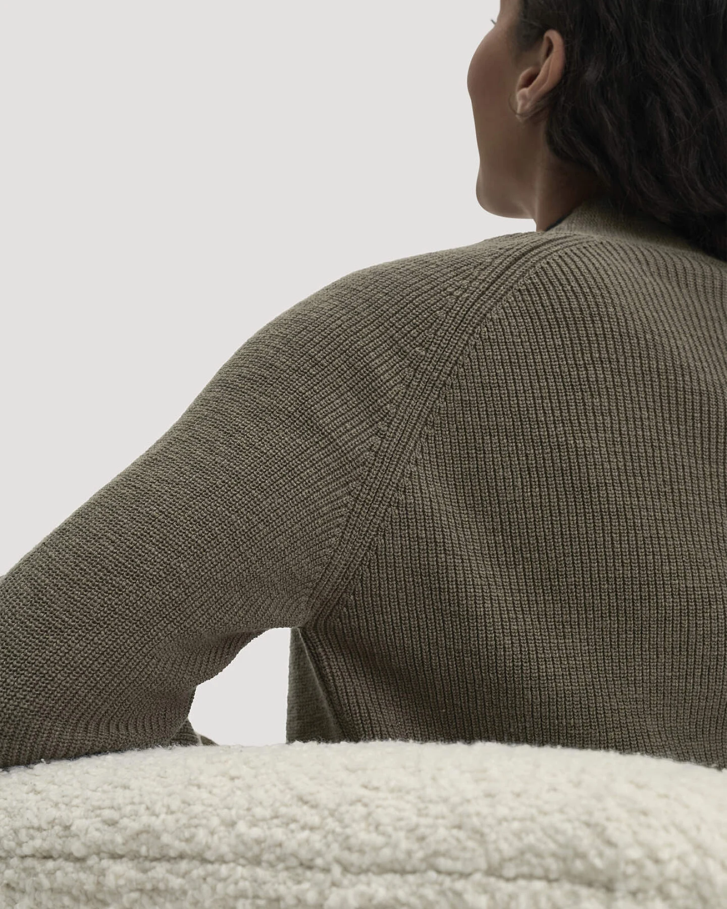 hessnatur Damen Strick Jacke Regular aus Bio-Baumwolle - grün - Größe S – Ansicht 4