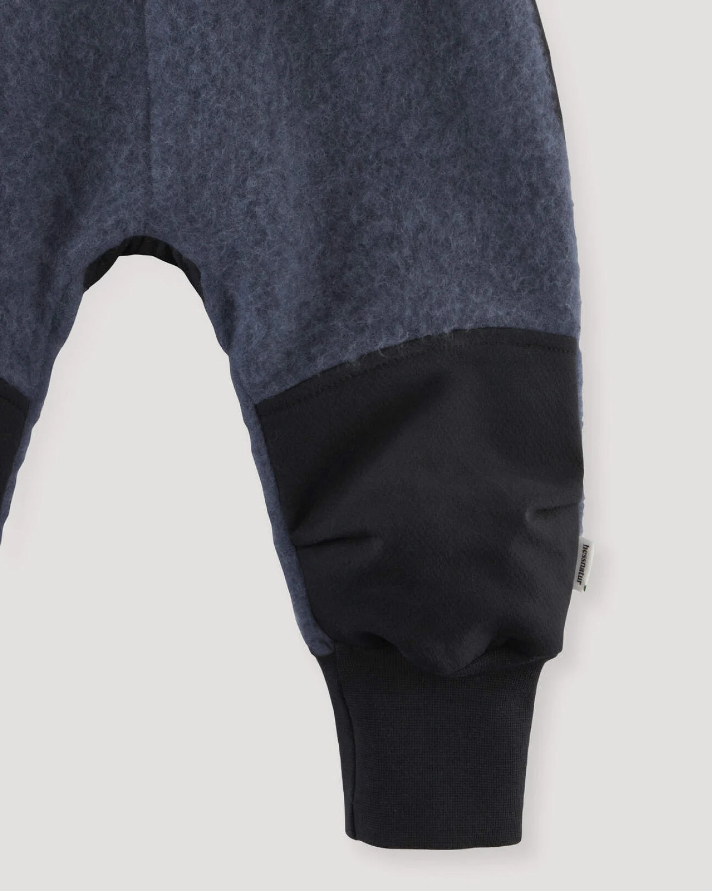 hessnatur Baby Wollfleece Hose mit Softshell aus Bio-Merinowolle - blau - Größe 62/68 – Ansicht 4