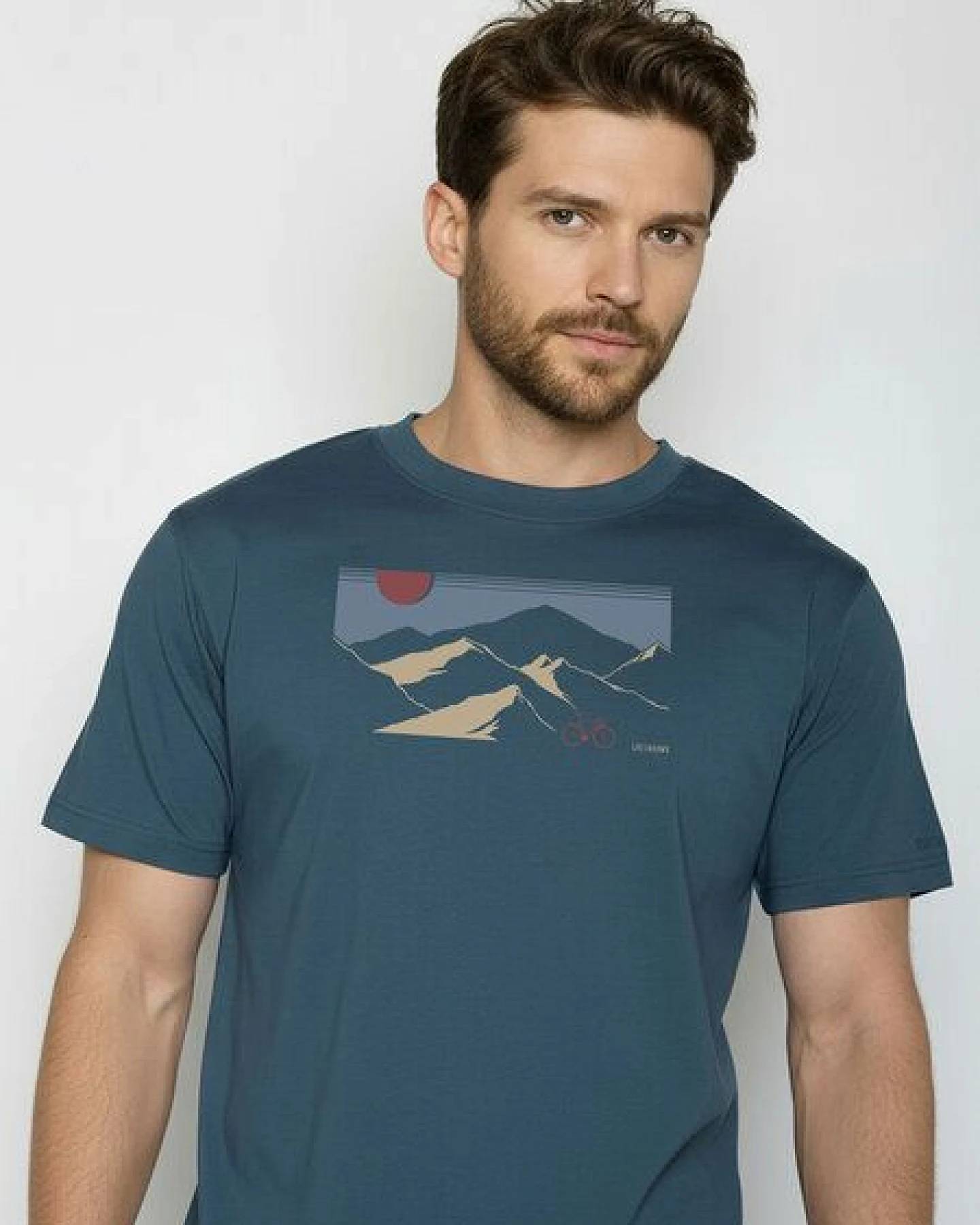 GREENBOMB Mountain Tour Fusion - Lässiges Oversize-T-Shirt aus Bio-Baumwolle / hochwertiger Print / GOTS / Fair & Vegan – Ansicht 2