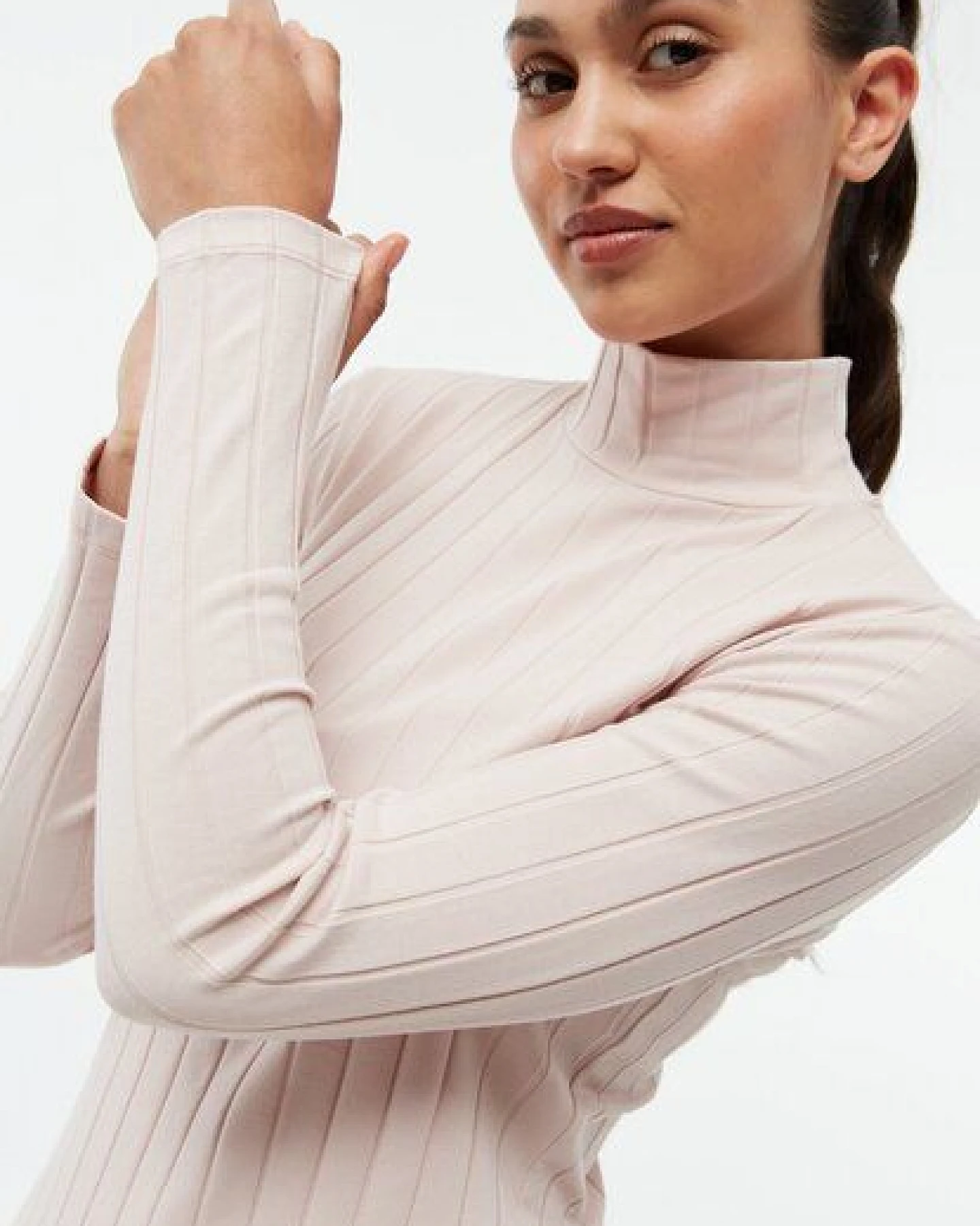 Givn Berlin Geripptes Longsleeve GBVIDA aus Bio-Baumwolle mit Rollkragen – Ansicht 3