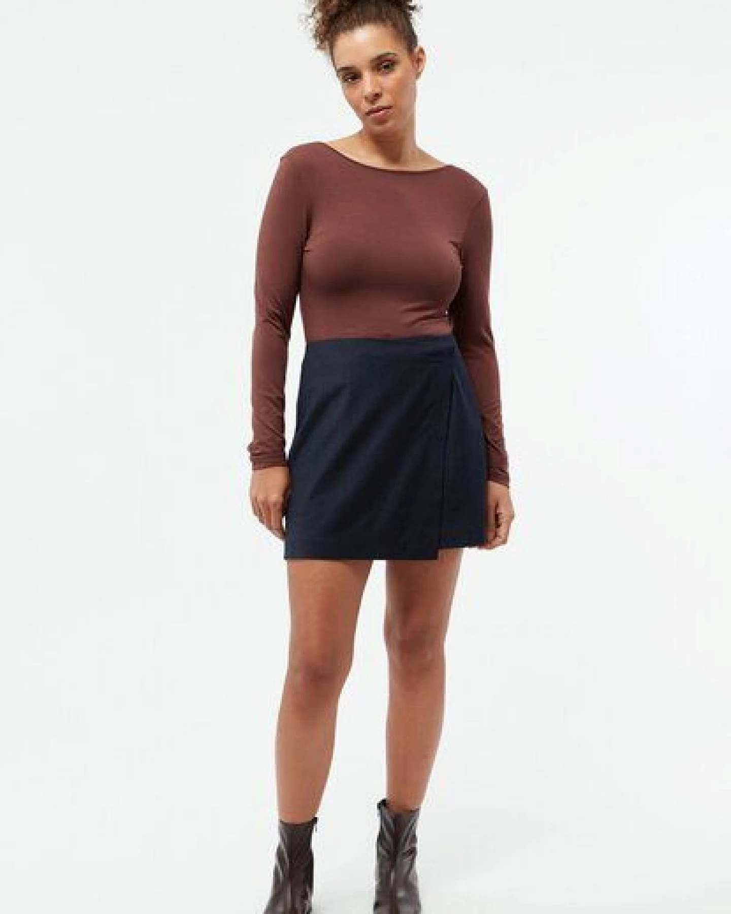 Givn Berlin Longsleeve GBMIMI aus TENCEL mit tiefem Rückenausschnitt – Ansicht 2