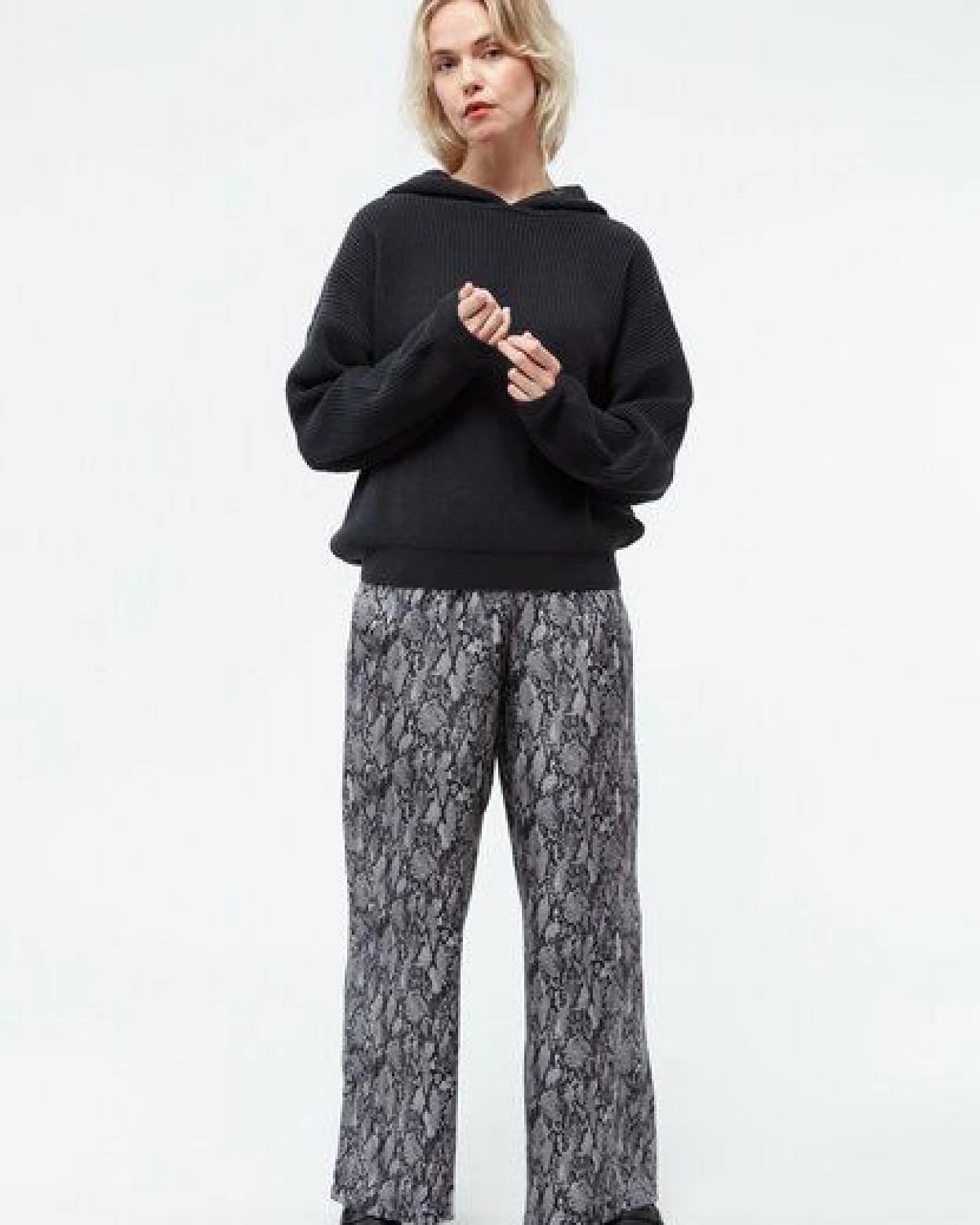 Givn Berlin Strickpullover GBMARIELLA relaxed Fit aus Bio-Baumwolle mit Kaputze – Ansicht 2